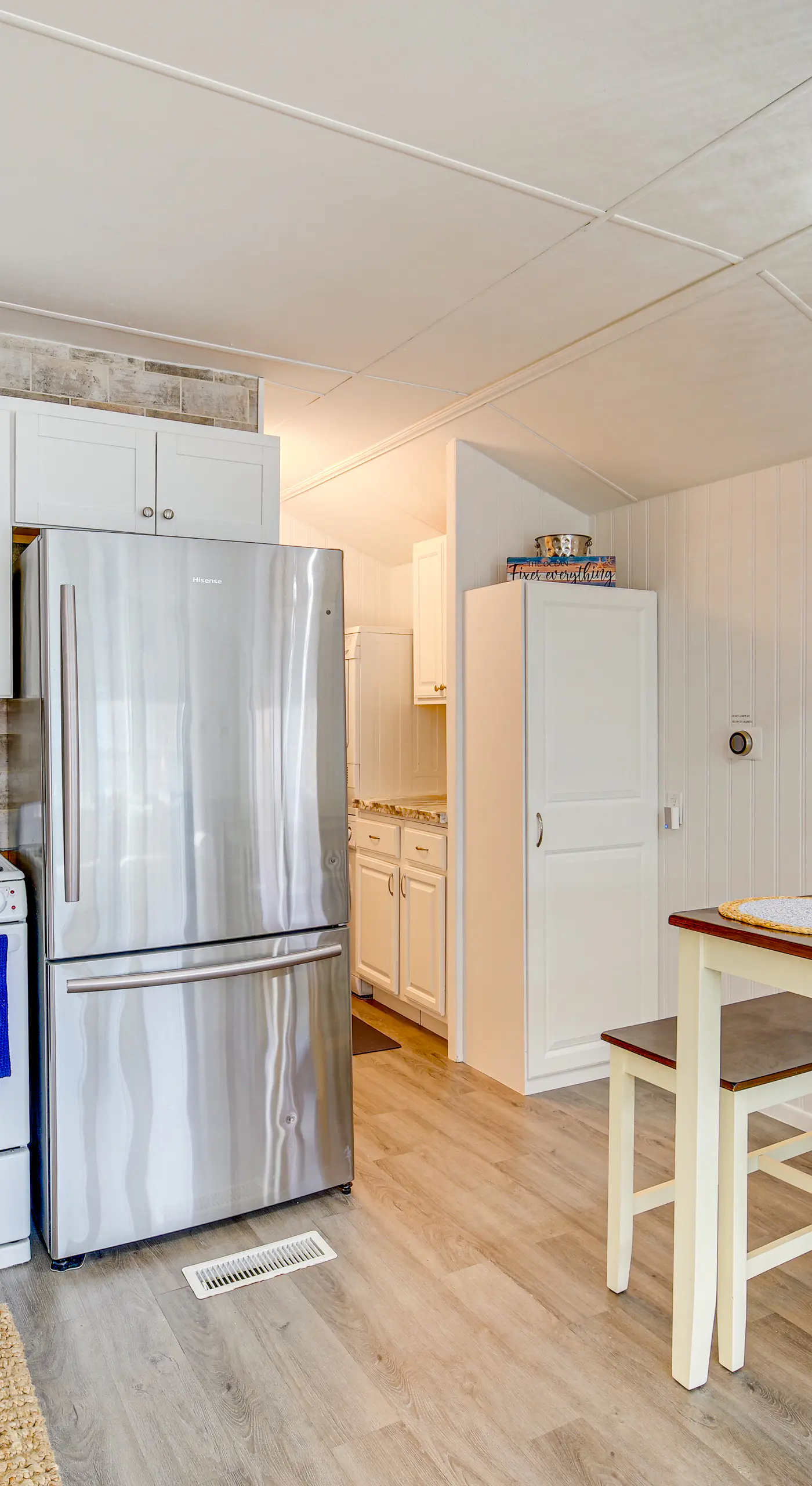 Island Cottage in Jensen Beach w/ Pool Access!