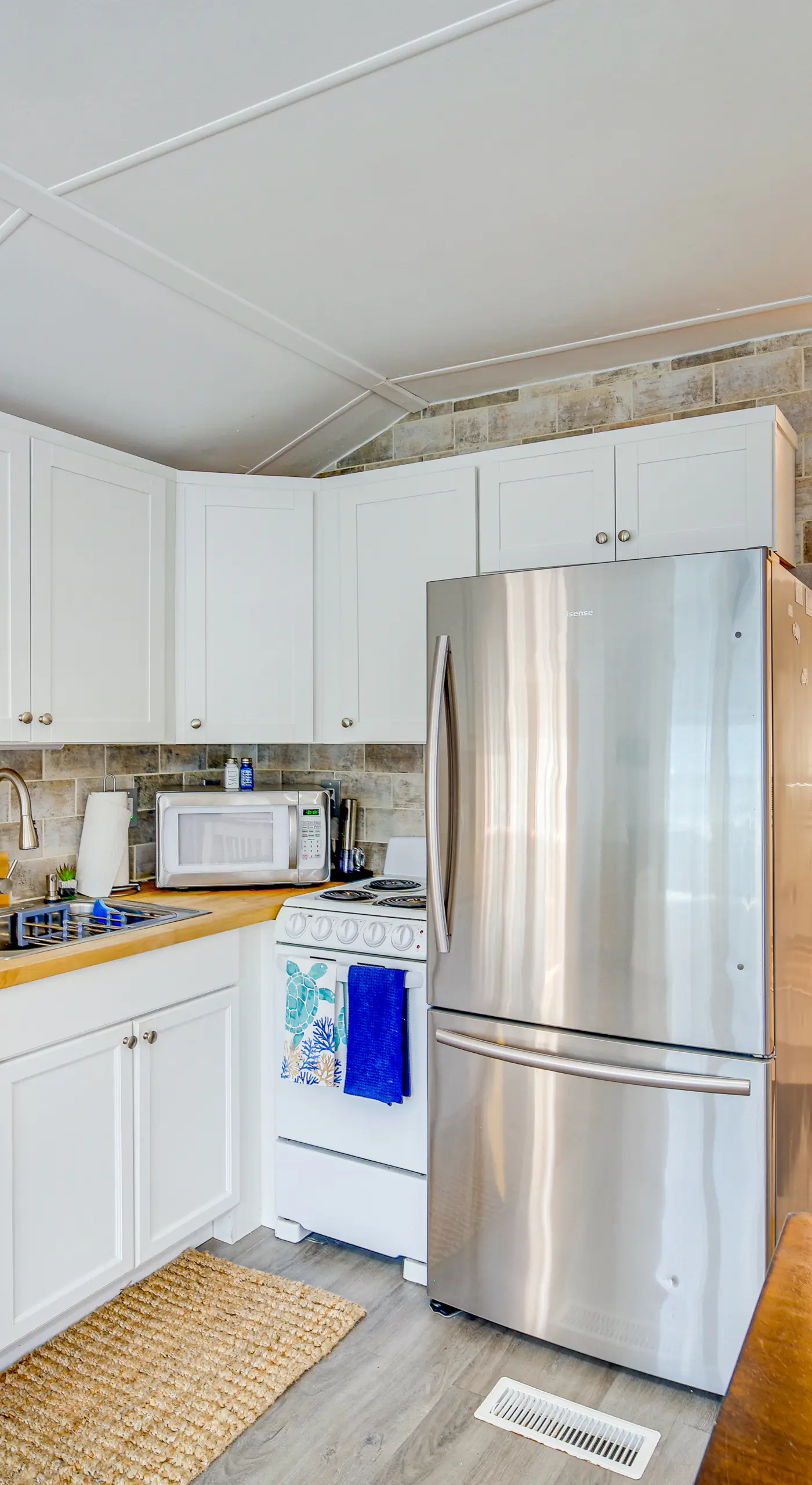 Island Cottage in Jensen Beach w/ Pool Access!