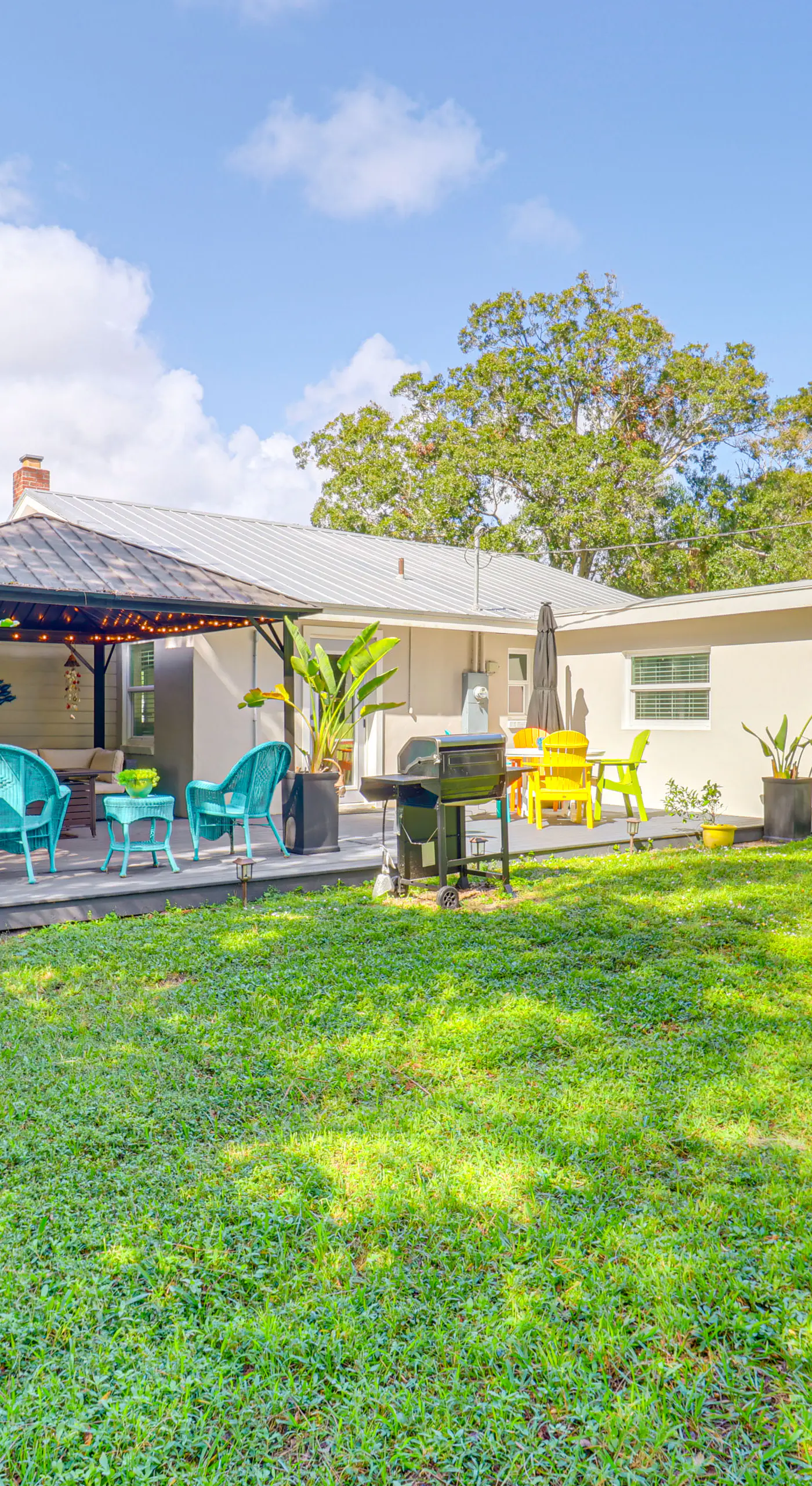 5 Mi to Vero Beach: Vintage Home w/ Sauna & Grill!