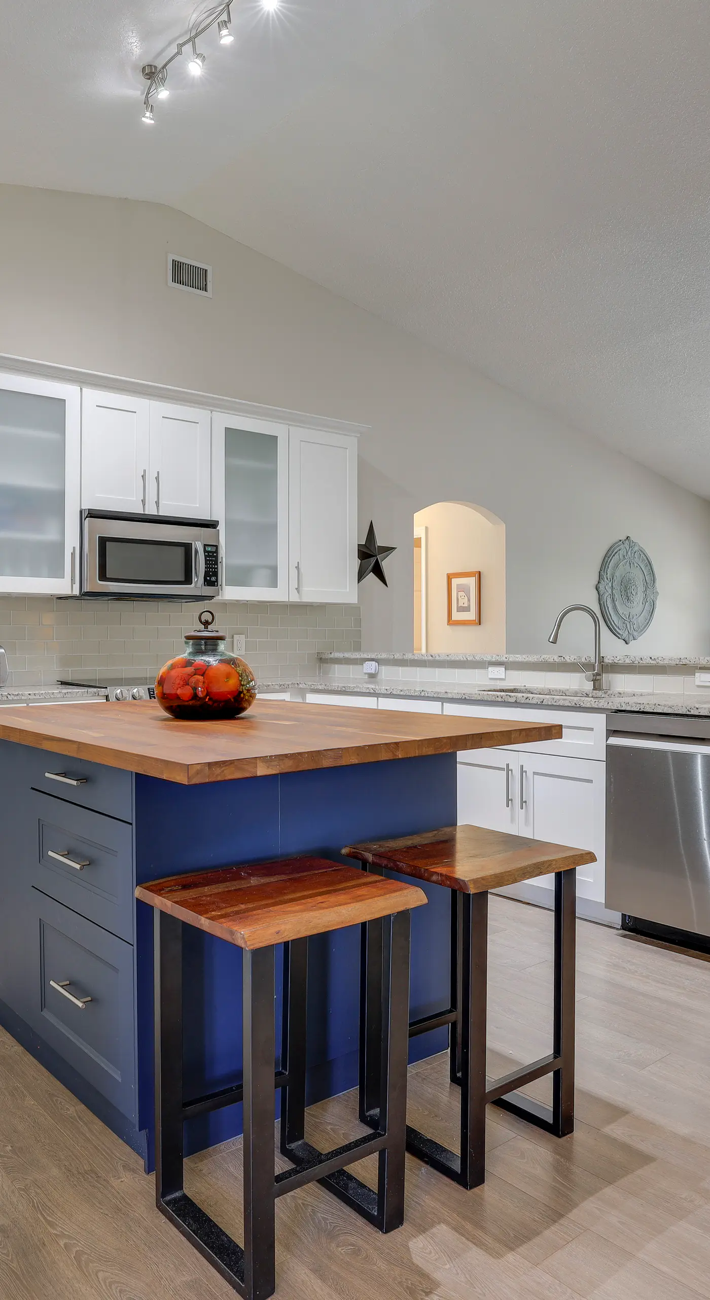 Close to Family Park: Home w/ Screened Lanai!