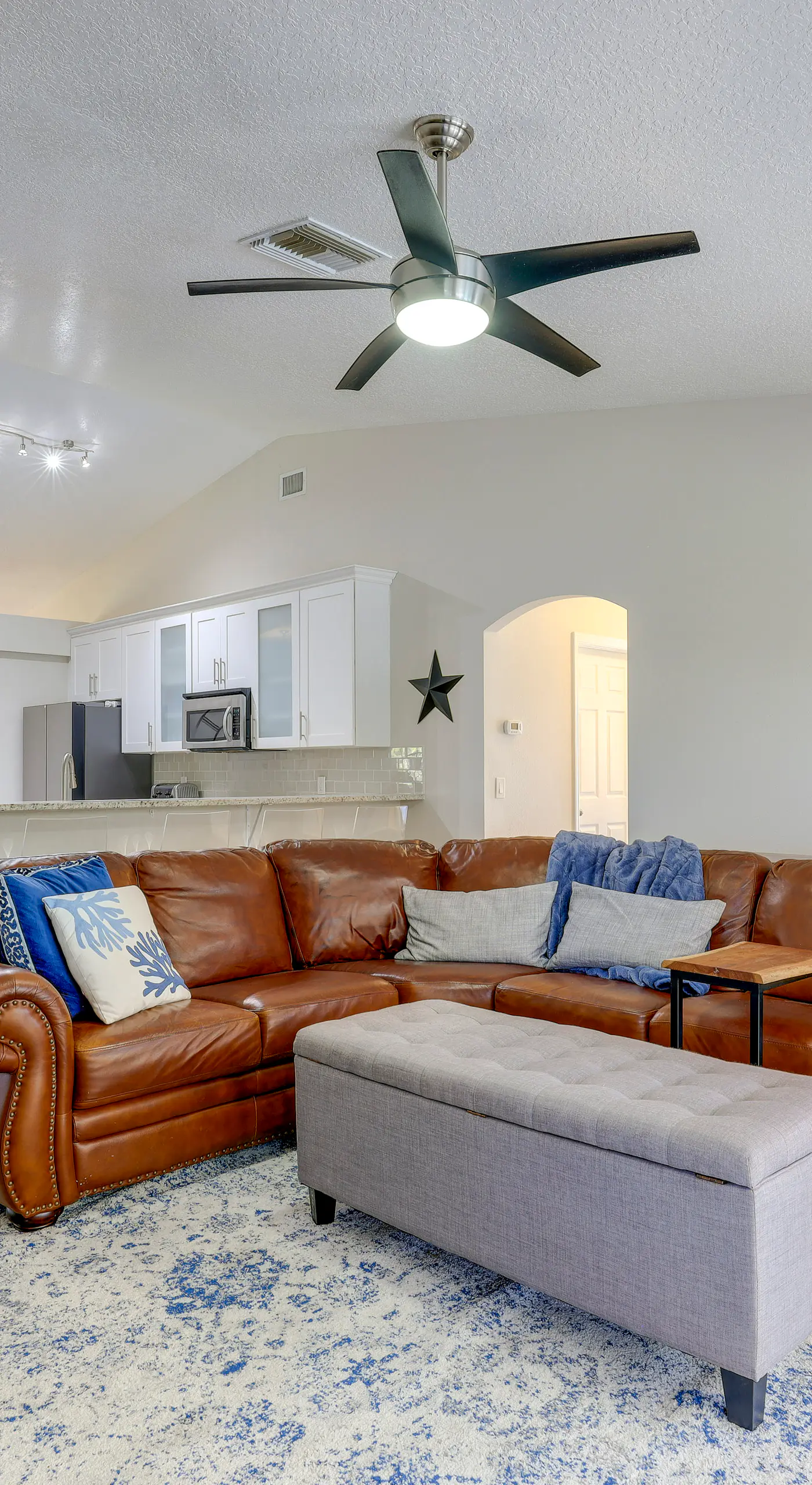 Close to Family Park: Home w/ Screened Lanai!