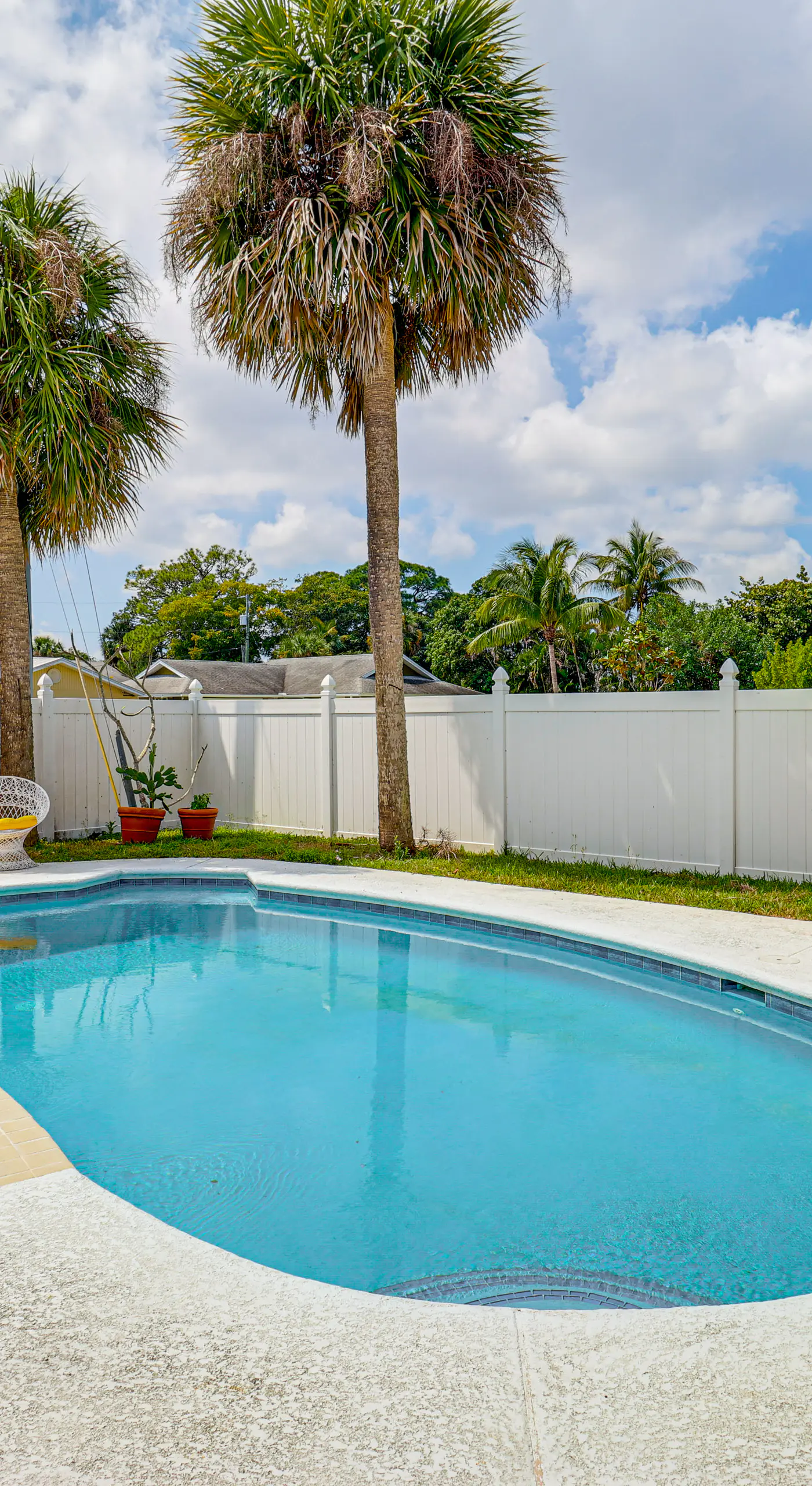 1 Mi to Dtwn Stuart: Bright Home w/ Pool & Spa!