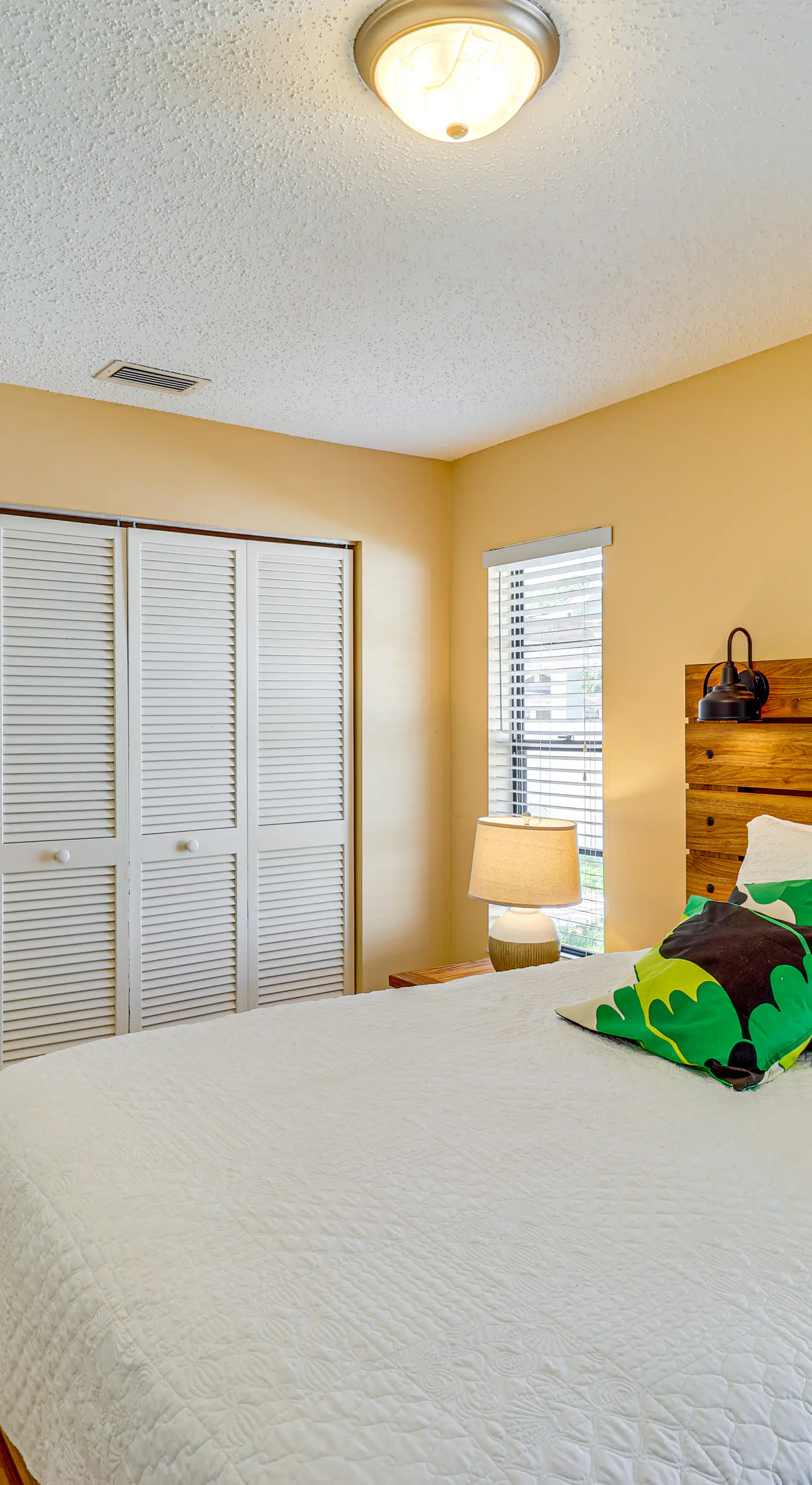 1 Mi to Dtwn Stuart: Bright Home w/ Pool & Spa!