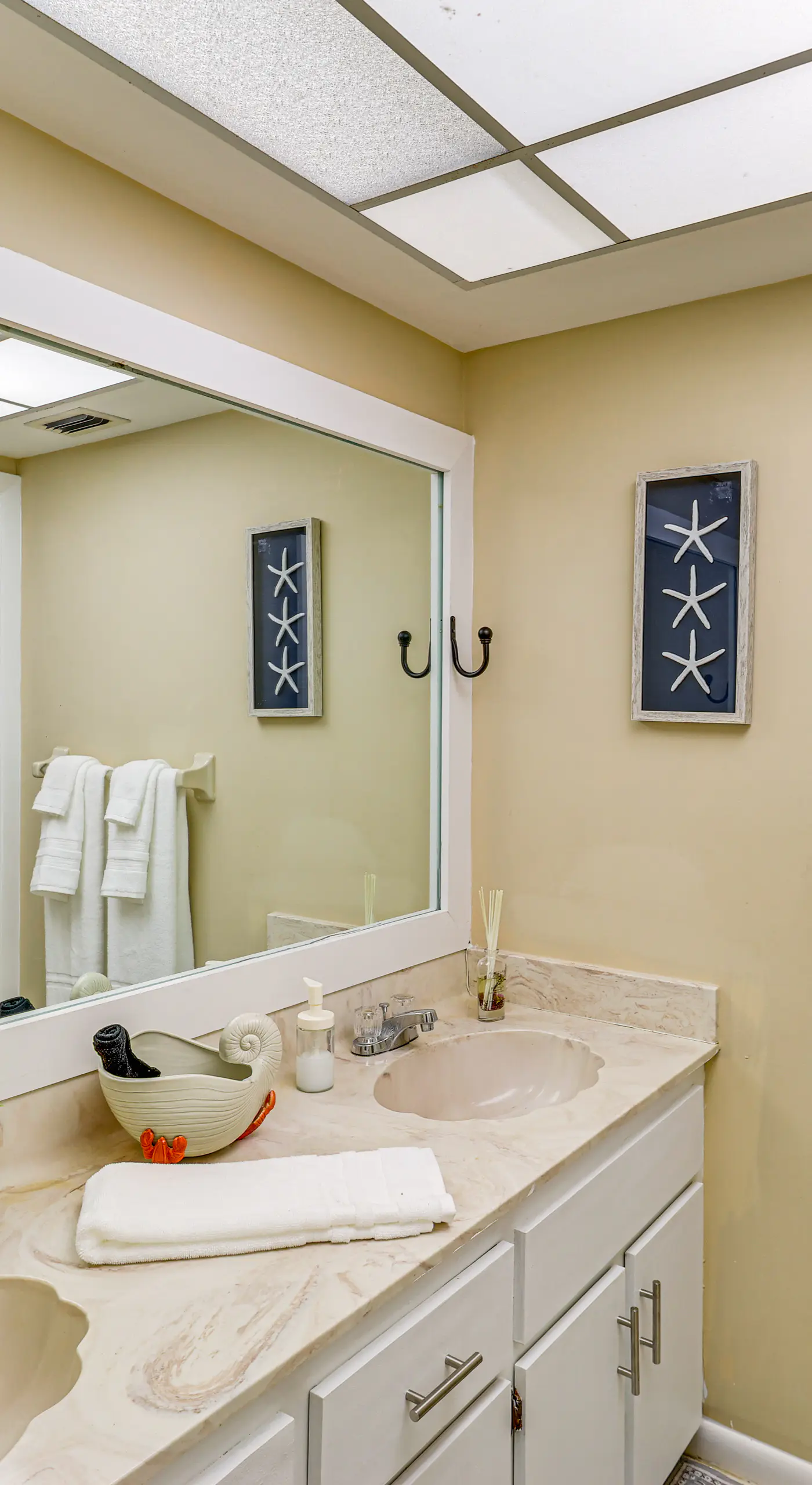 1 Mi to Dtwn Stuart: Bright Home w/ Pool & Spa!
