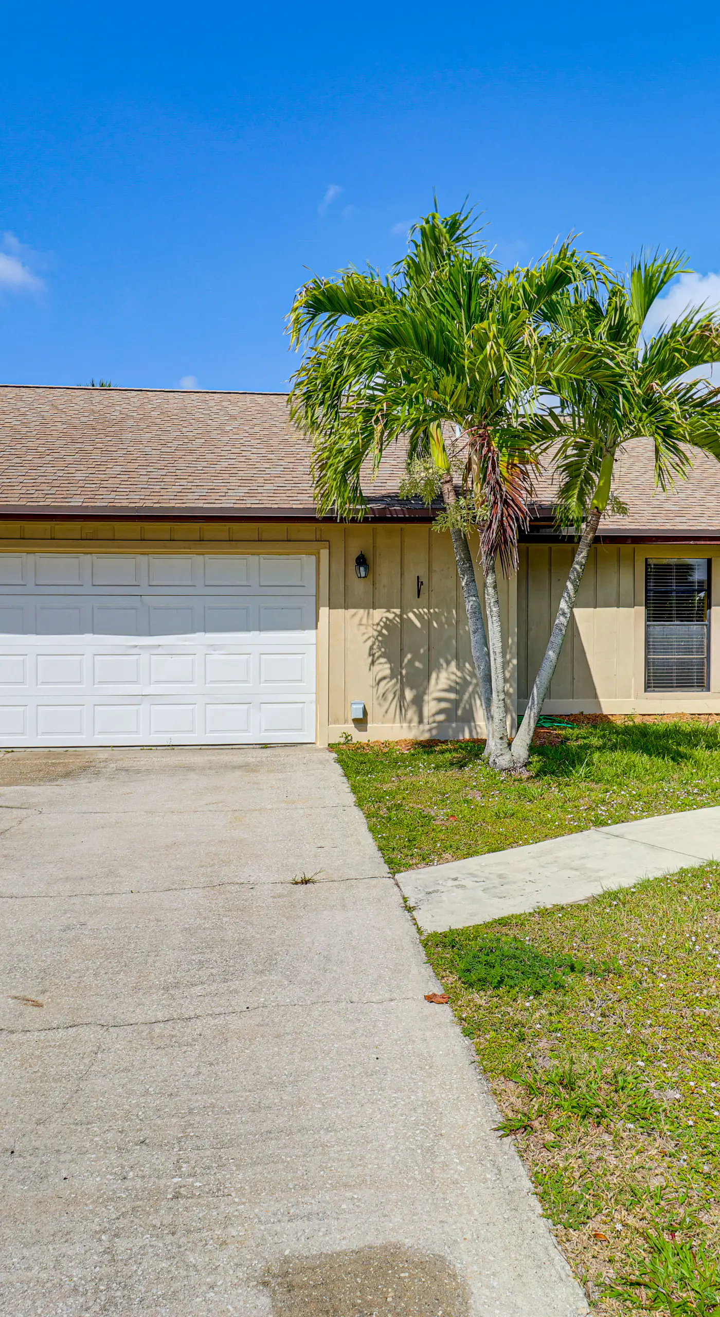 1 Mi to Dtwn Stuart: Bright Home w/ Pool & Spa!