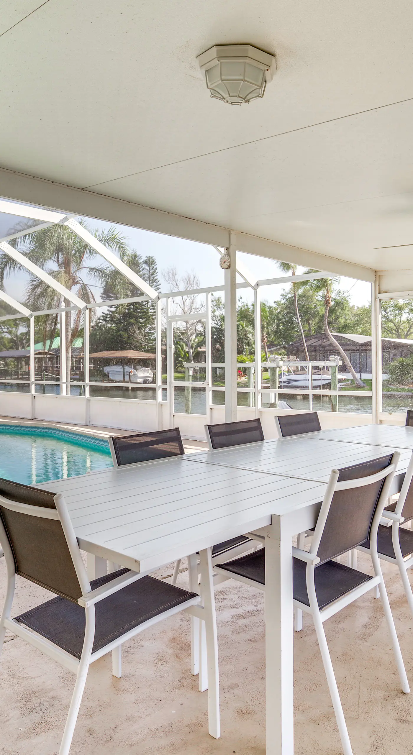 Centrally Located Cocoa Beach Haven: Walk to Shore