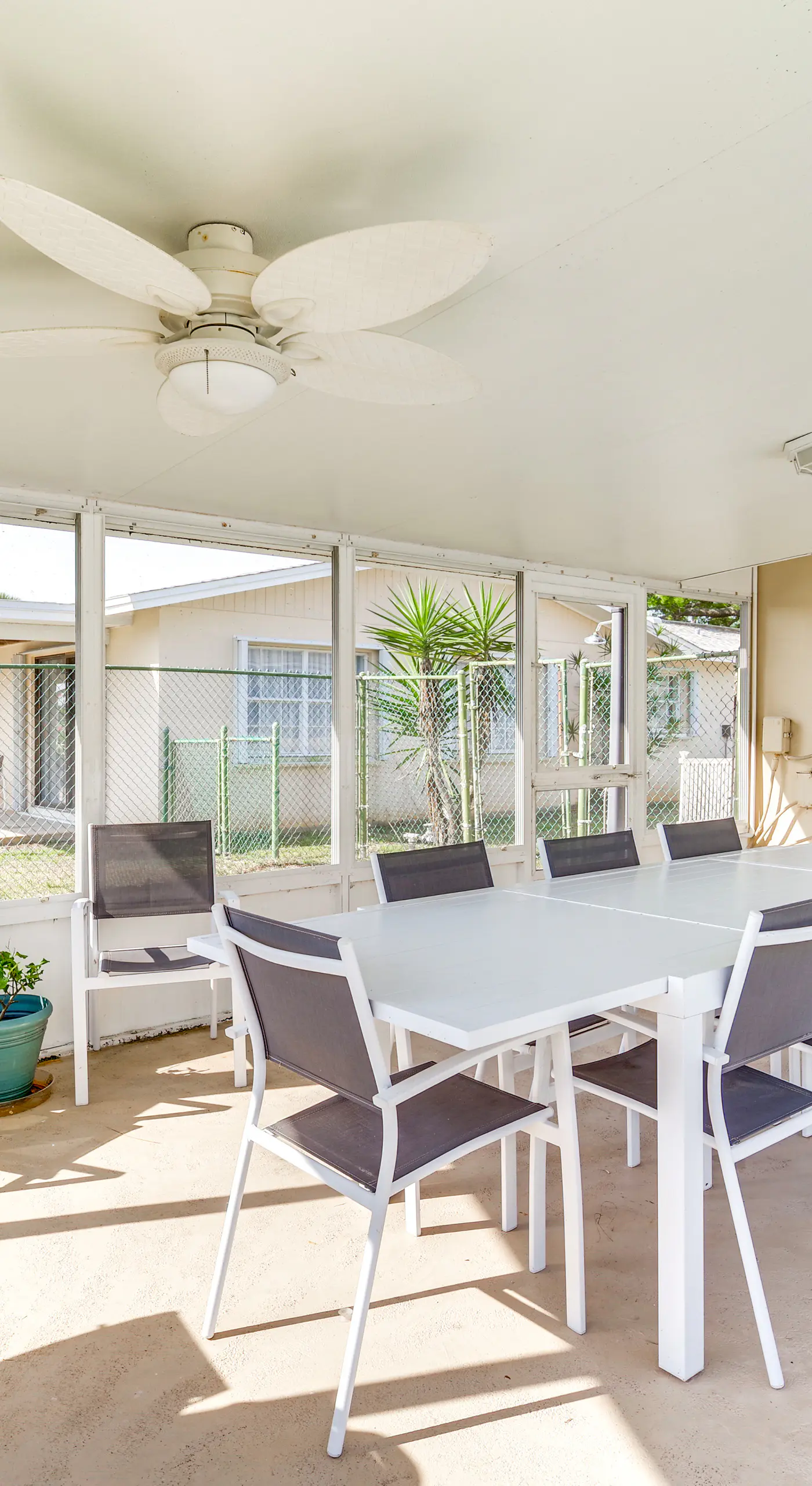 Centrally Located Cocoa Beach Haven: Walk to Shore