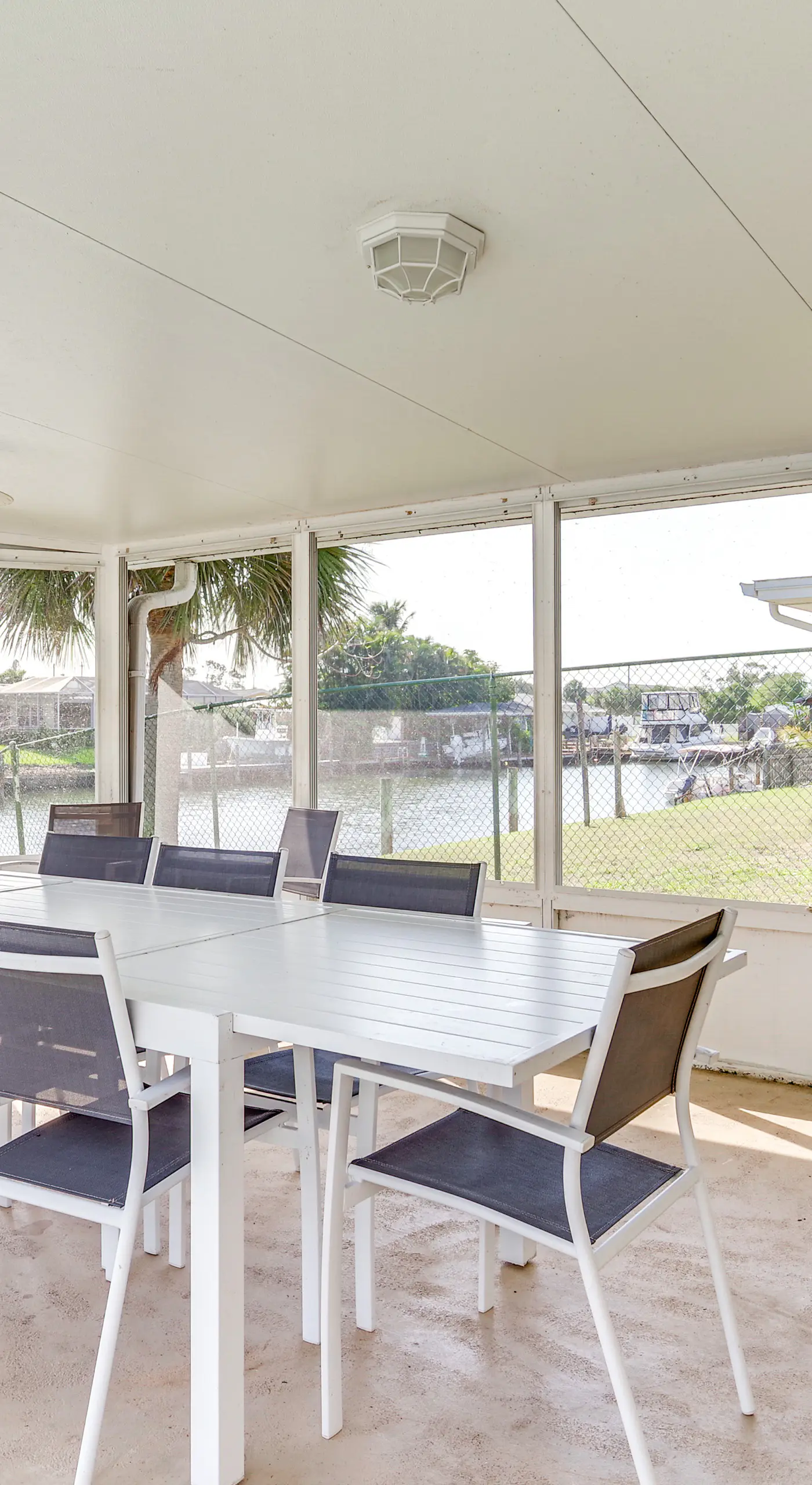 Centrally Located Cocoa Beach Haven: Walk to Shore