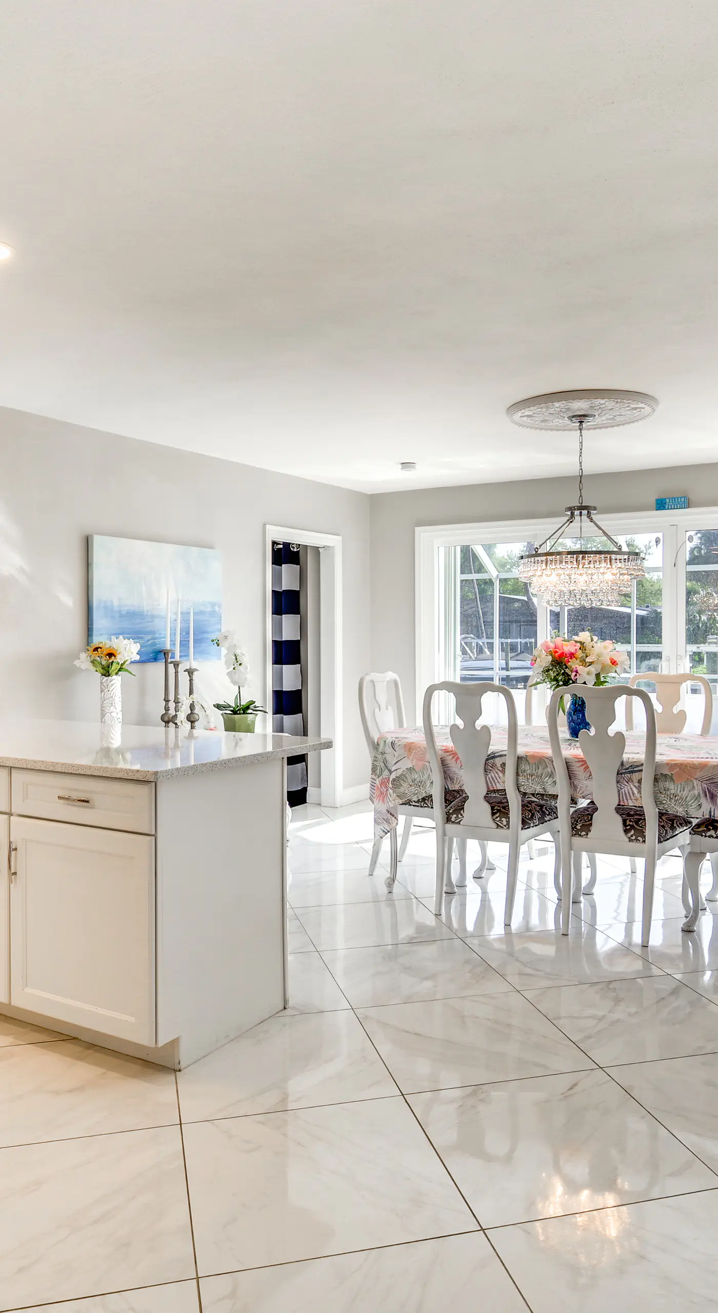Centrally Located Cocoa Beach Haven: Walk to Shore