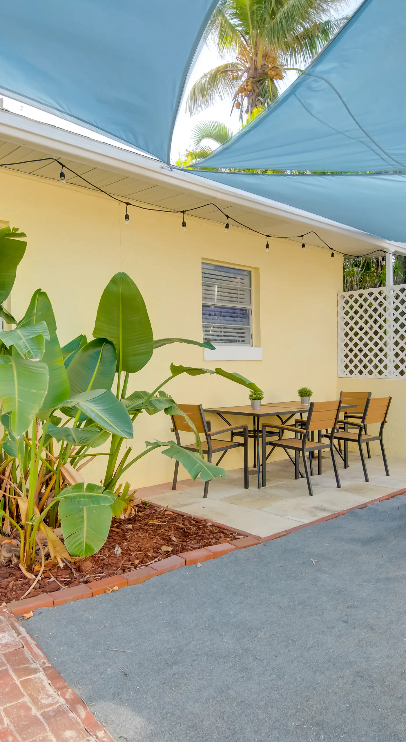 Dogs Welcome, Steps to Beach: Cocoa Beach Retreat!