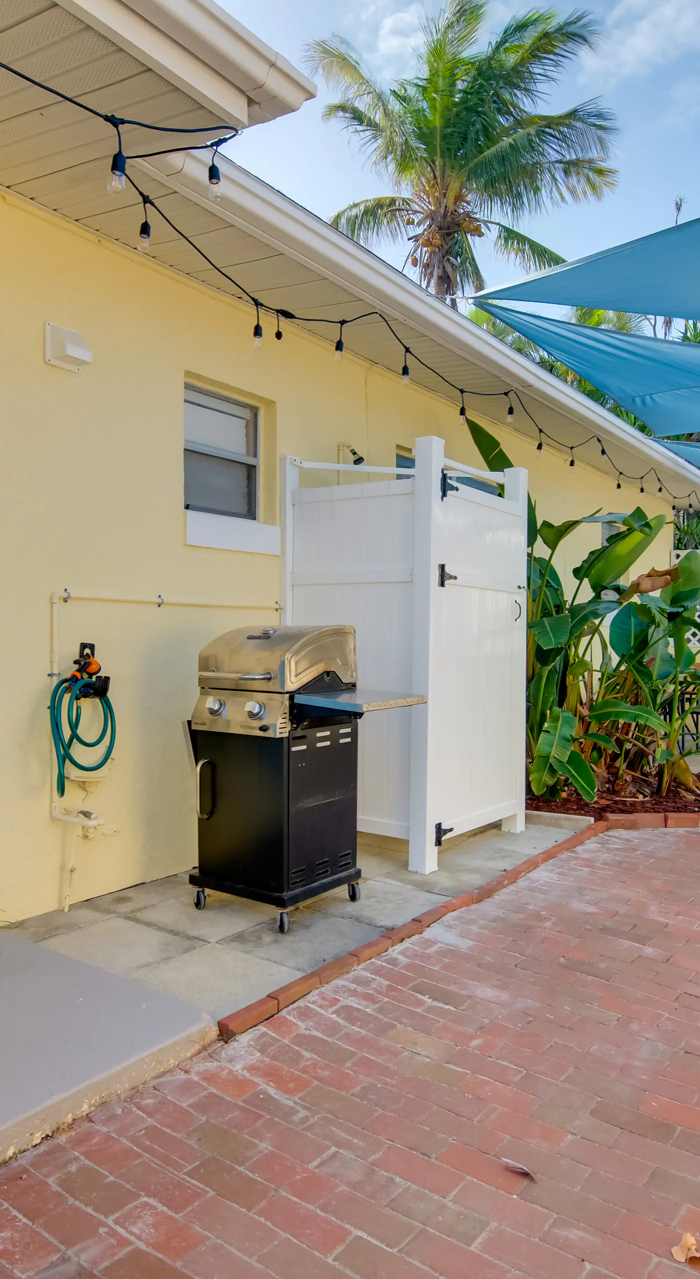 Dogs Welcome, Steps to Beach: Cocoa Beach Retreat!