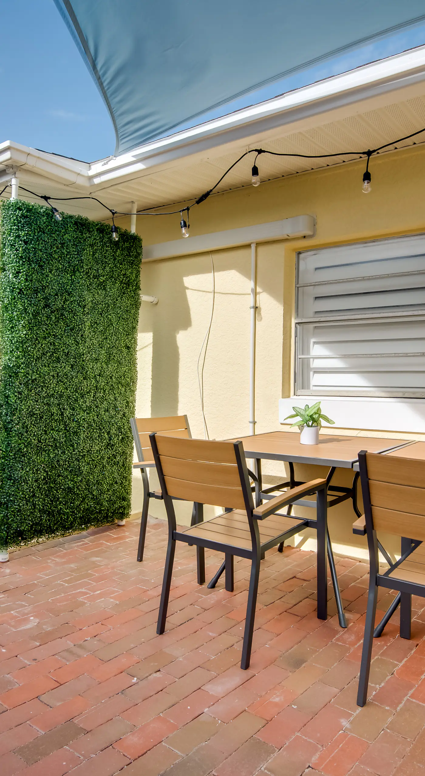 Walk to Beach: Dog-Friendly Gem in Cocoa Beach!