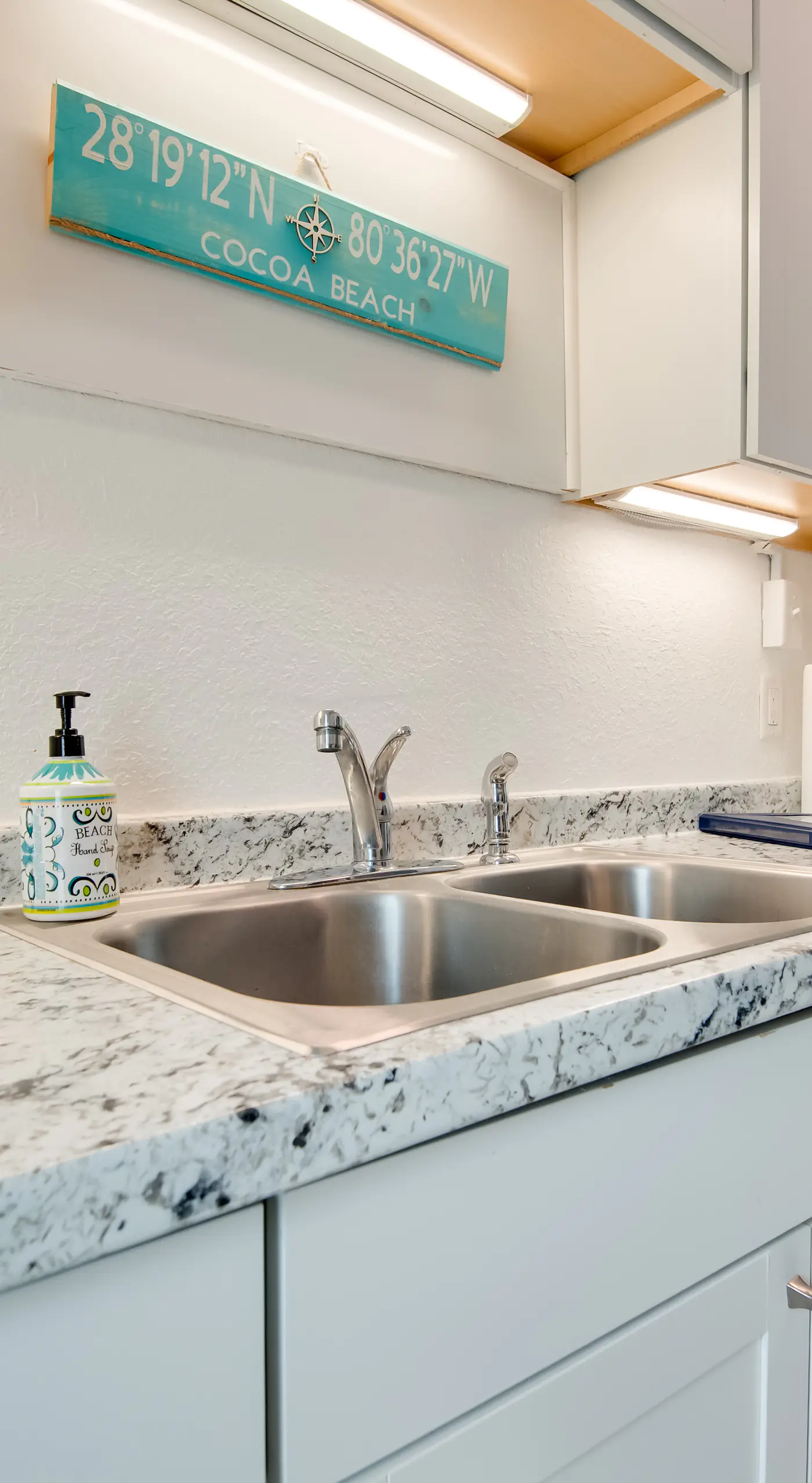 Walk to Beach: Dog-Friendly Gem in Cocoa Beach!