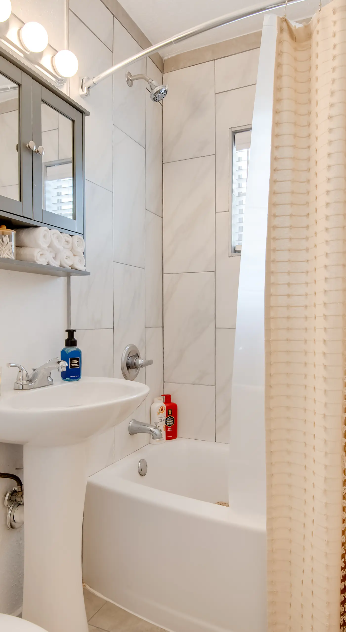 Walk to Beach: Dog-Friendly Gem in Cocoa Beach!