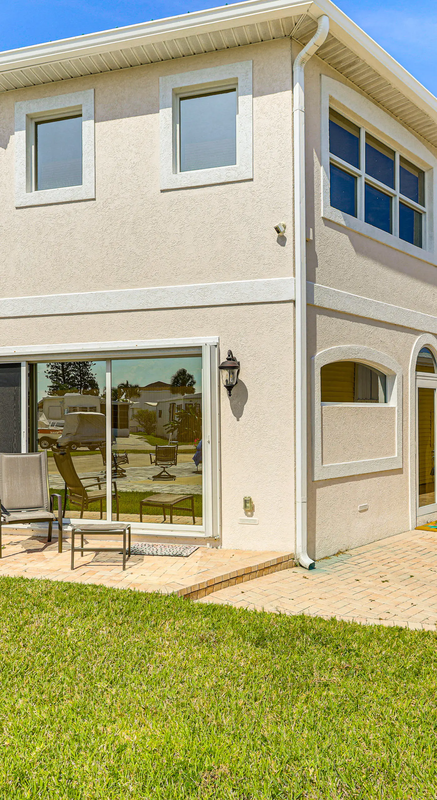 Ocean Access, Mini Golf & Pools: Jensen Beach Gem