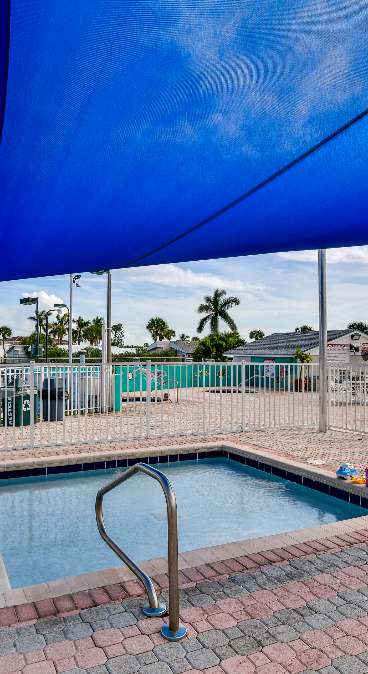 Ocean Access, Mini Golf & Pools: Jensen Beach Gem