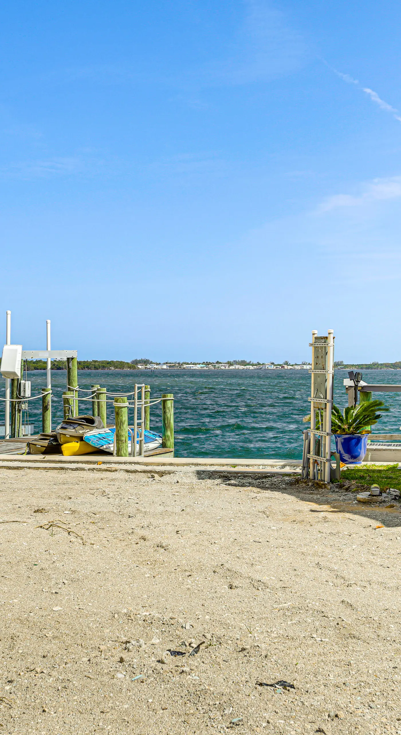 Ocean Access, Mini Golf & Pools: Jensen Beach Gem