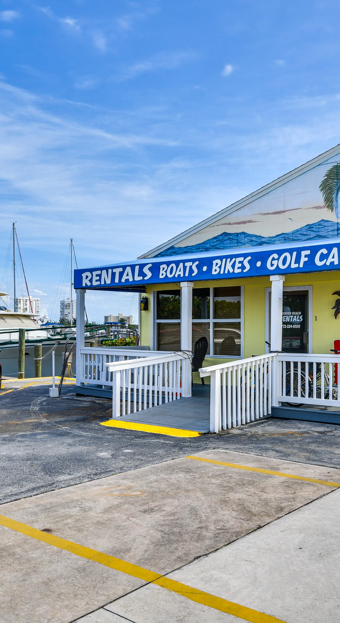 Ocean Access, Mini Golf & Pools: Jensen Beach Gem