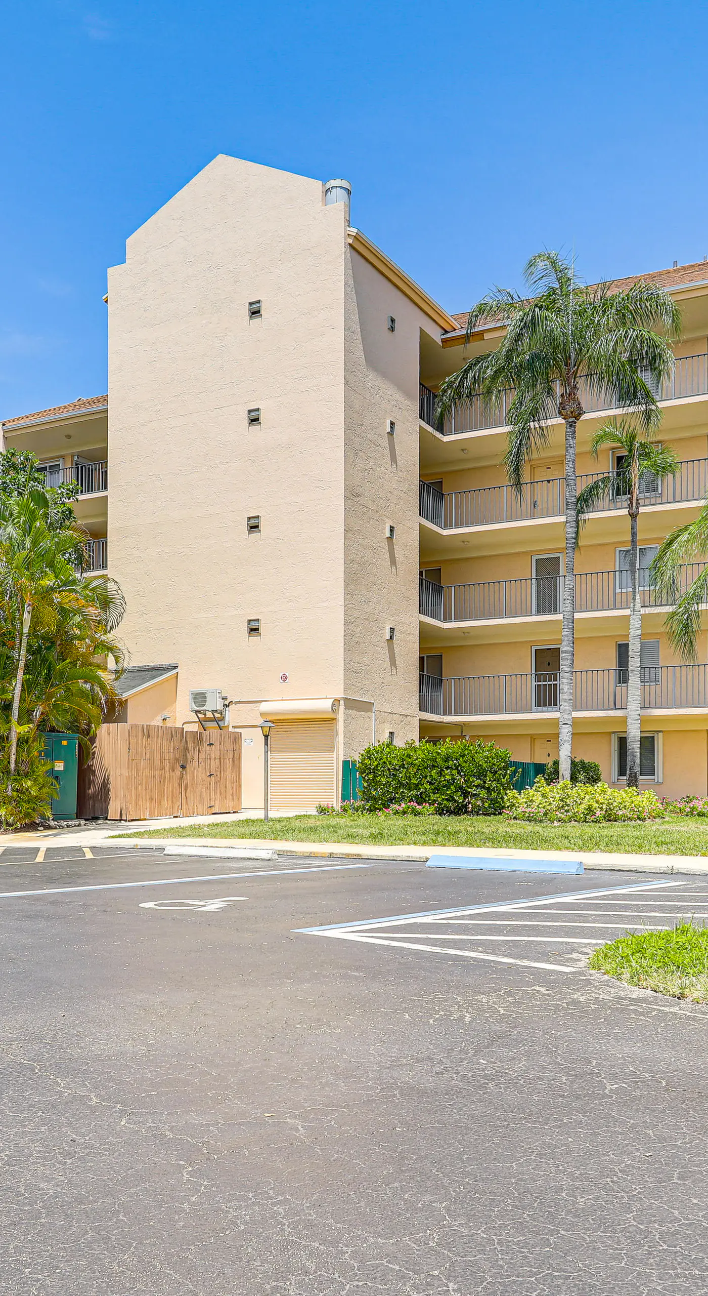 1/2 Mi to Jupiter Beach: Penthouse Condo w/ Views