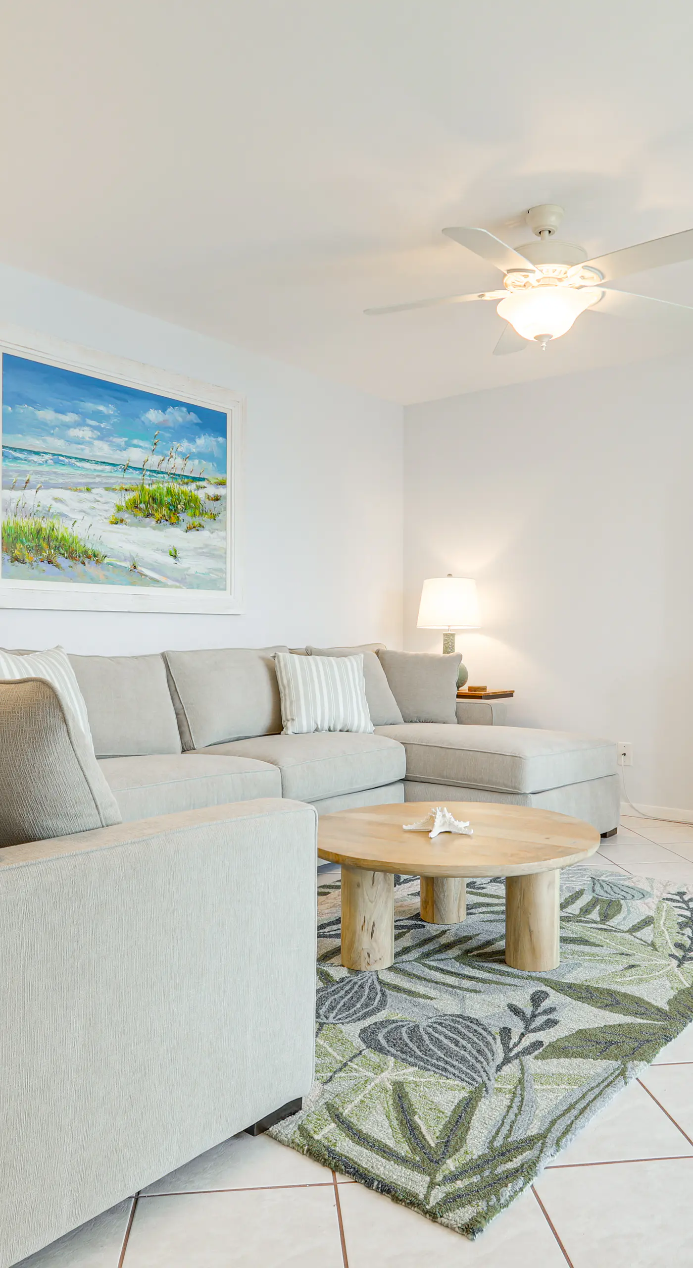 2 Mi to Jupiter Beach: Condo w/ Lake Views