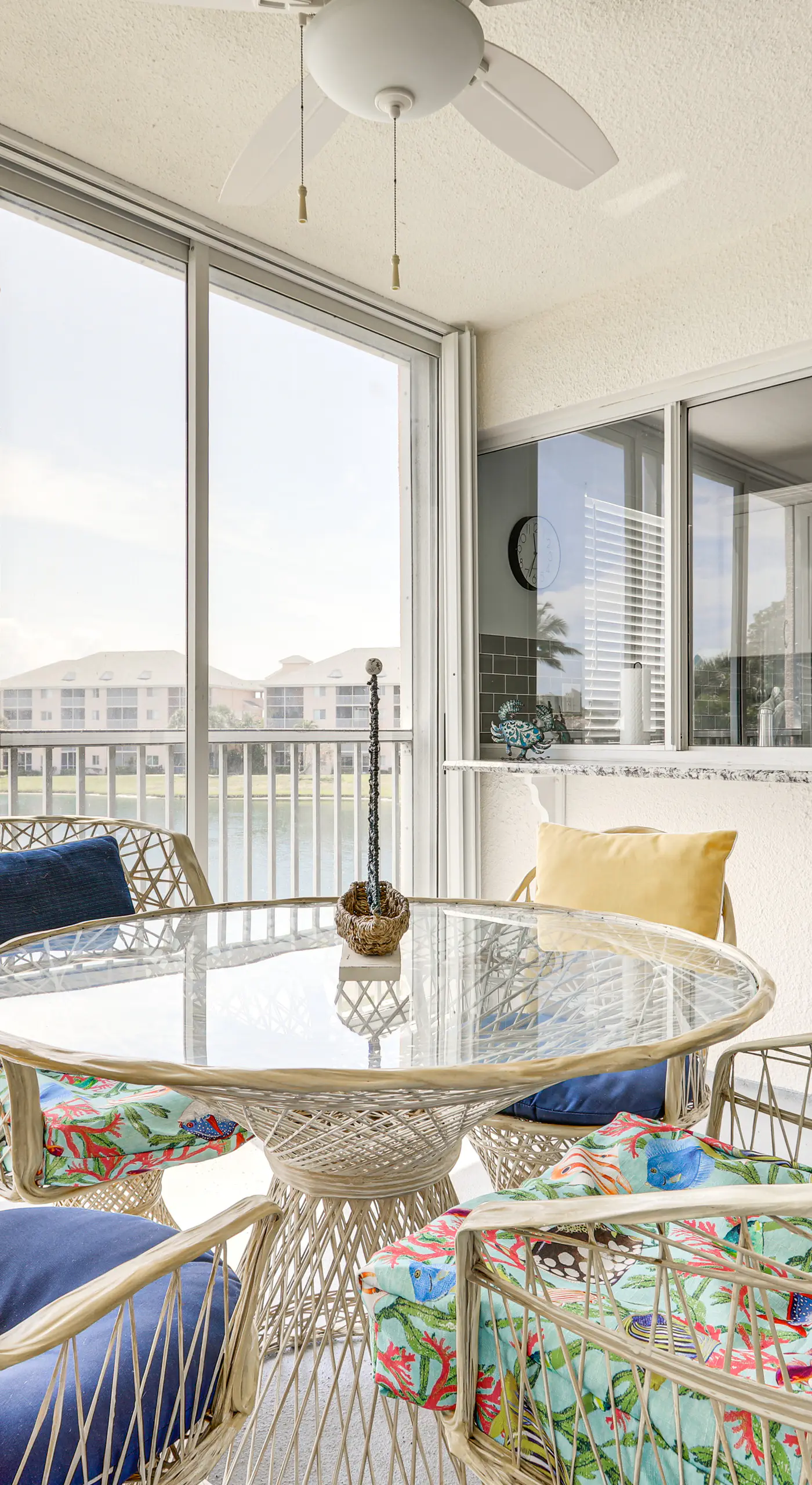2 Mi to Jupiter Beach: Condo w/ Lake Views