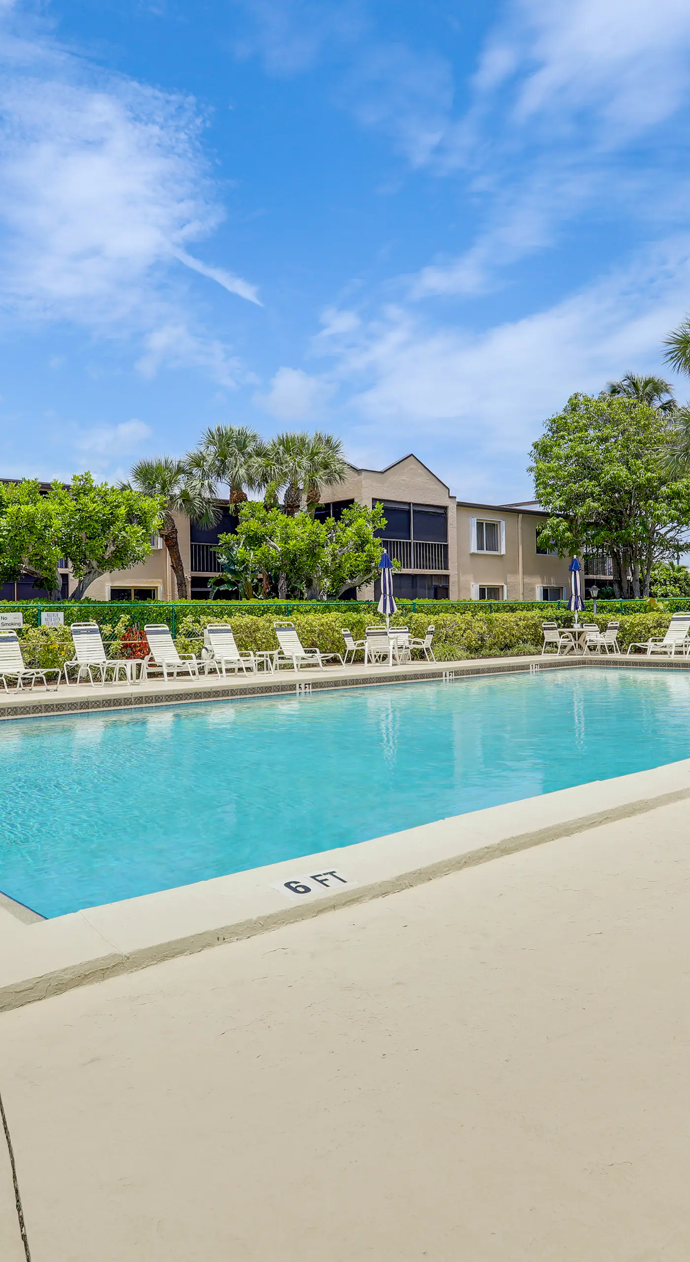 2 Mi to Jupiter Beach: Condo w/ Lake Views