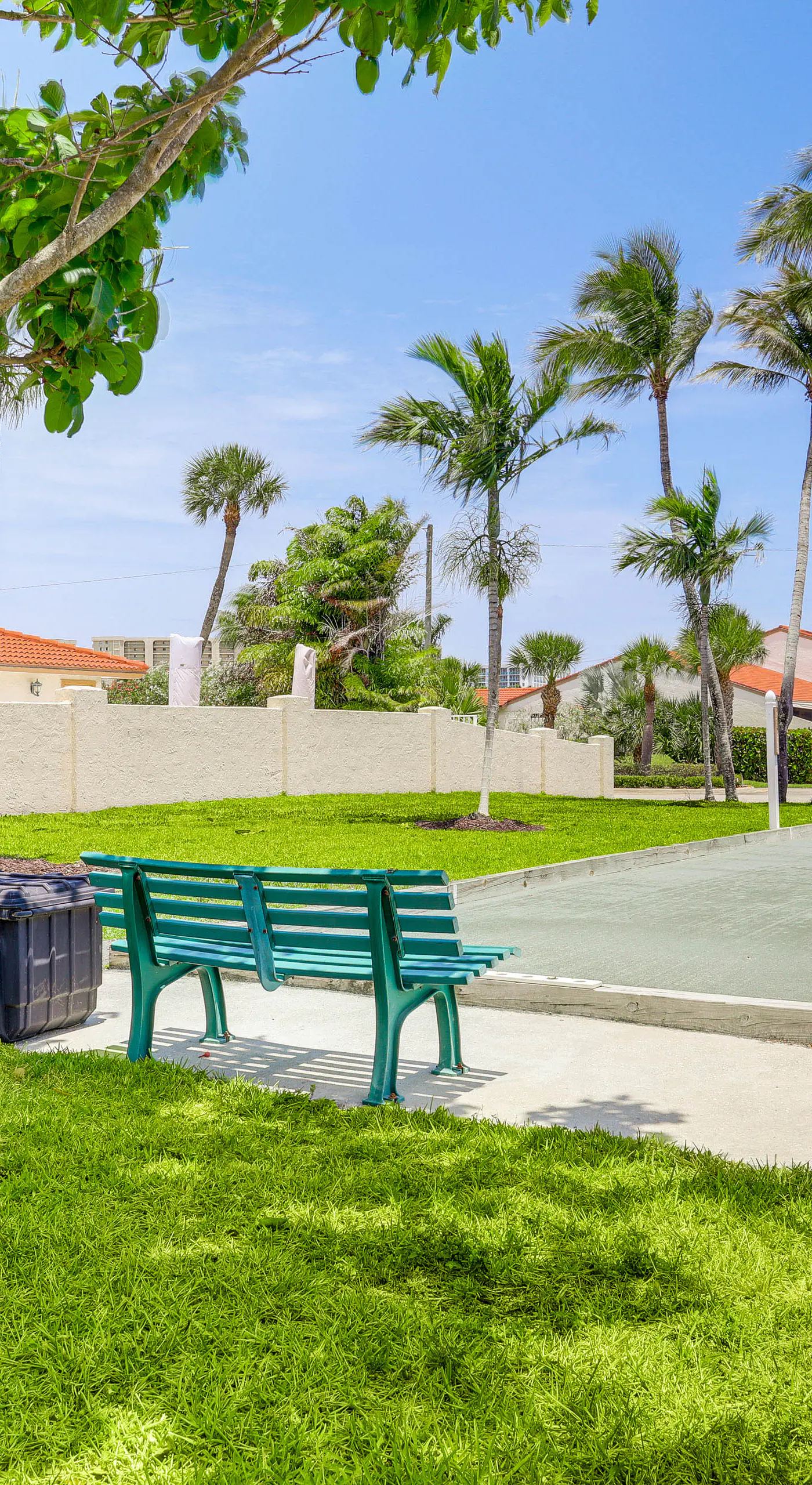 2 Mi to Jupiter Beach: Condo w/ Lake Views