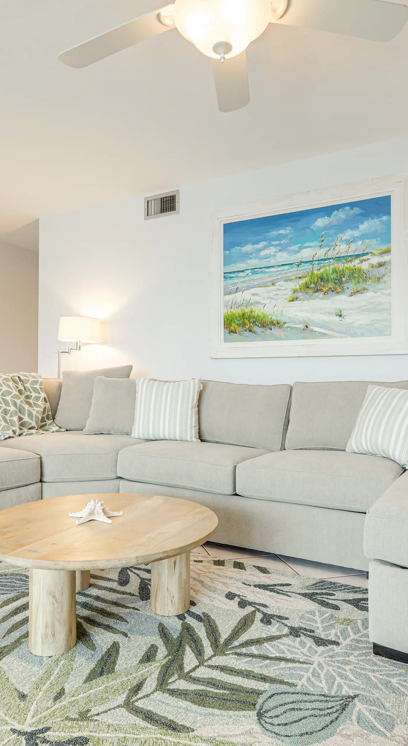 2 Mi to Jupiter Beach: Condo w/ Lake Views