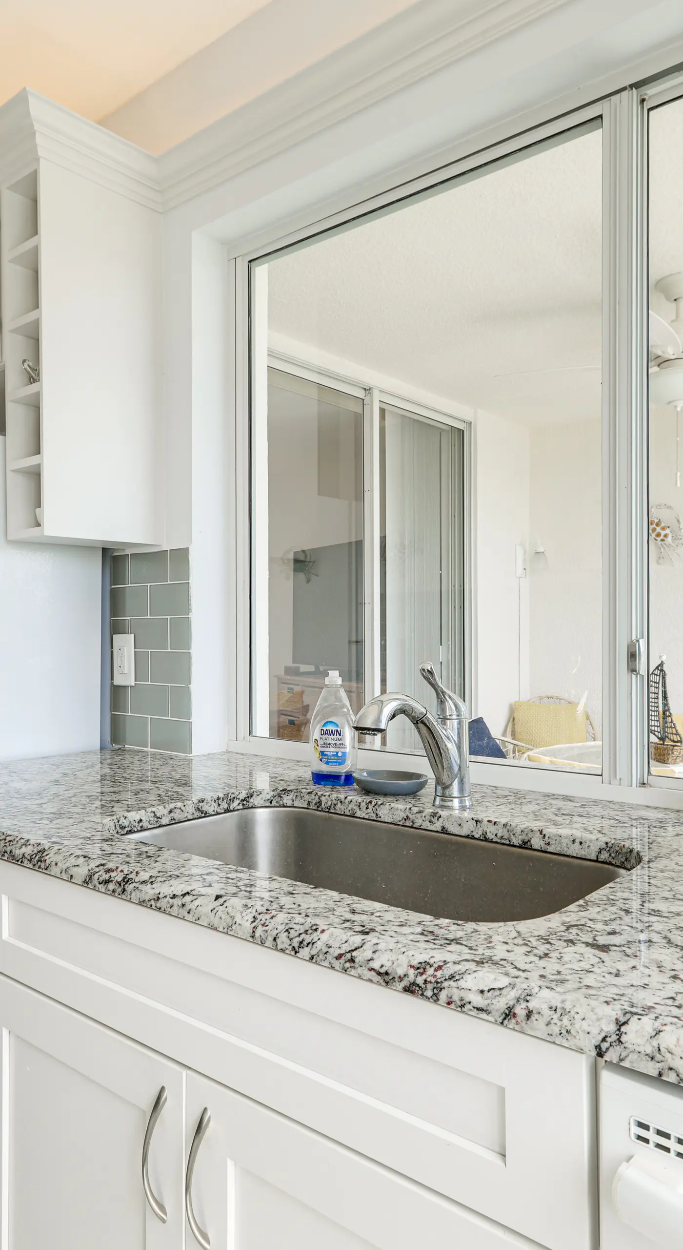 2 Mi to Jupiter Beach: Condo w/ Lake Views