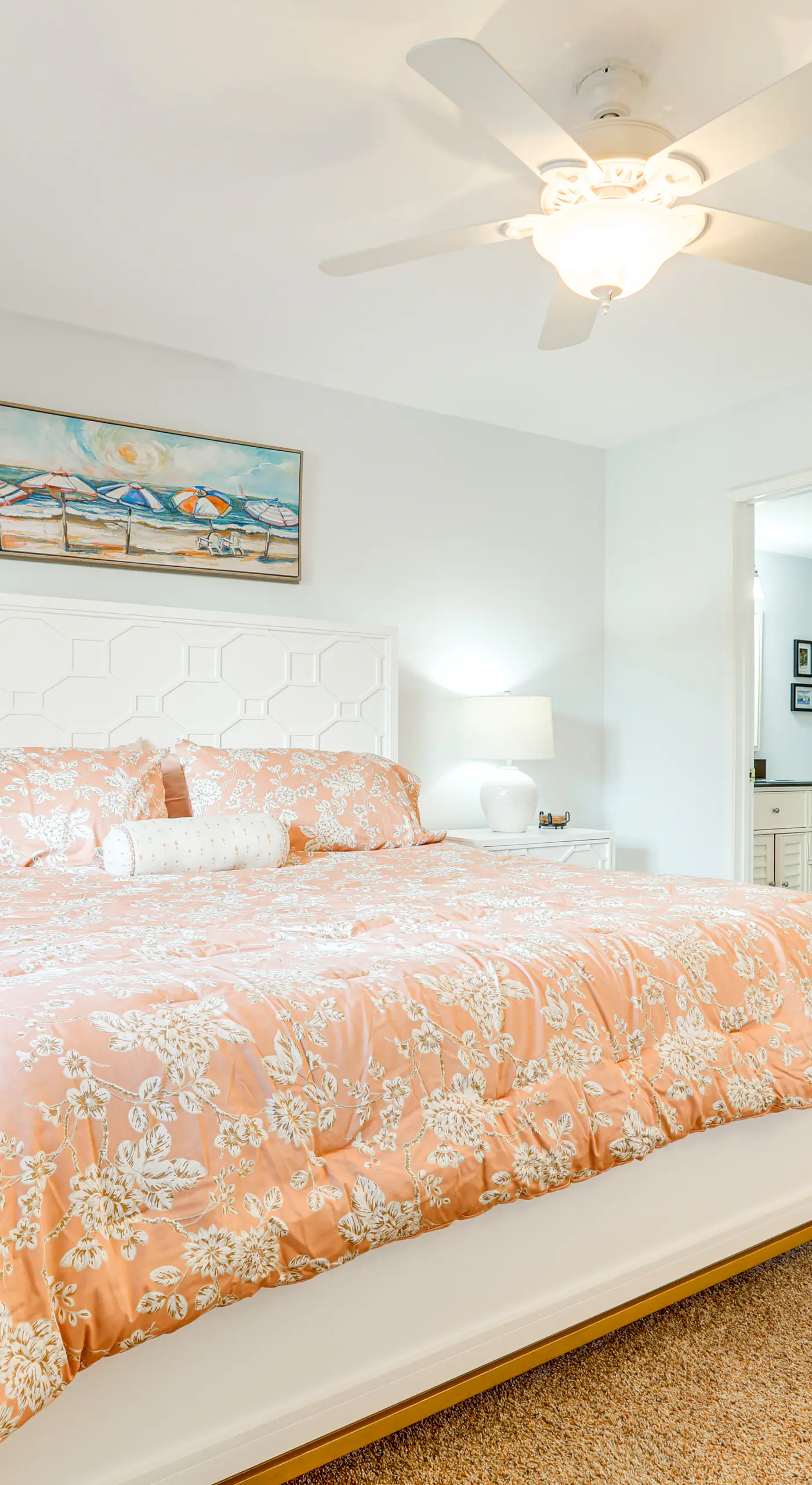 2 Mi to Jupiter Beach: Condo w/ Lake Views