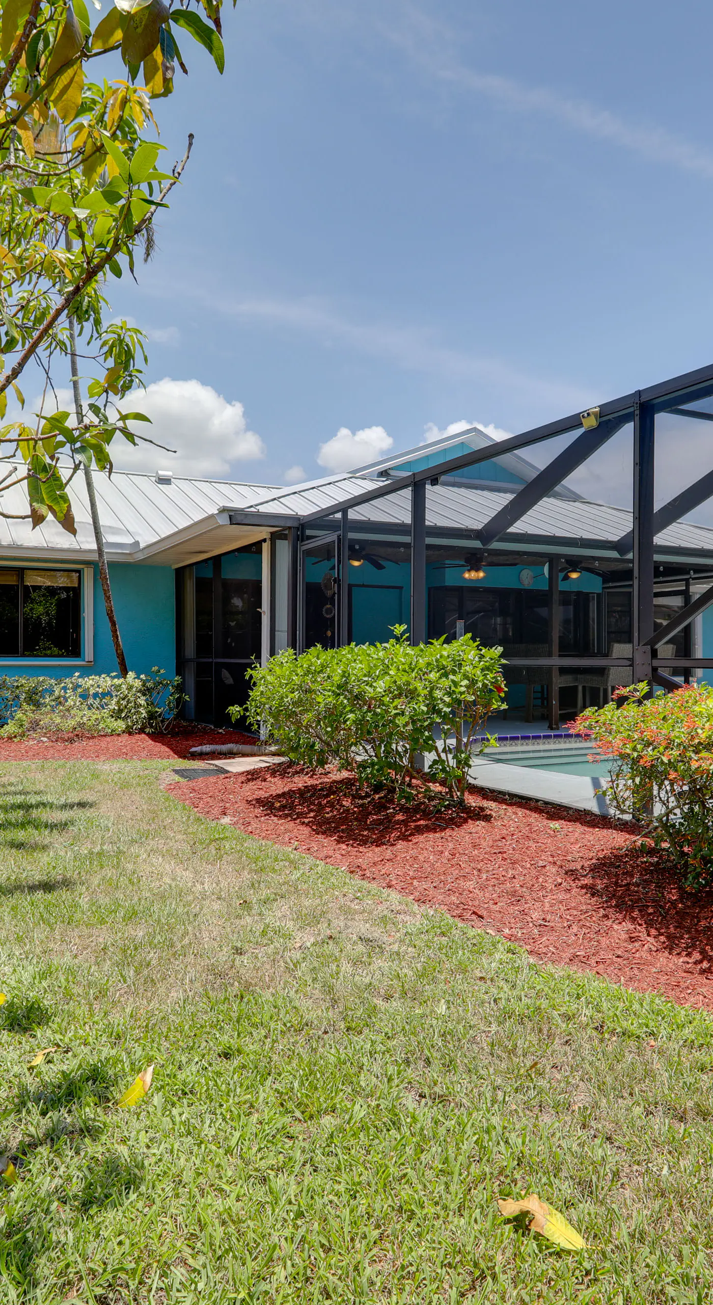 Private Pool & Yard: Family Home in Port St Lucie