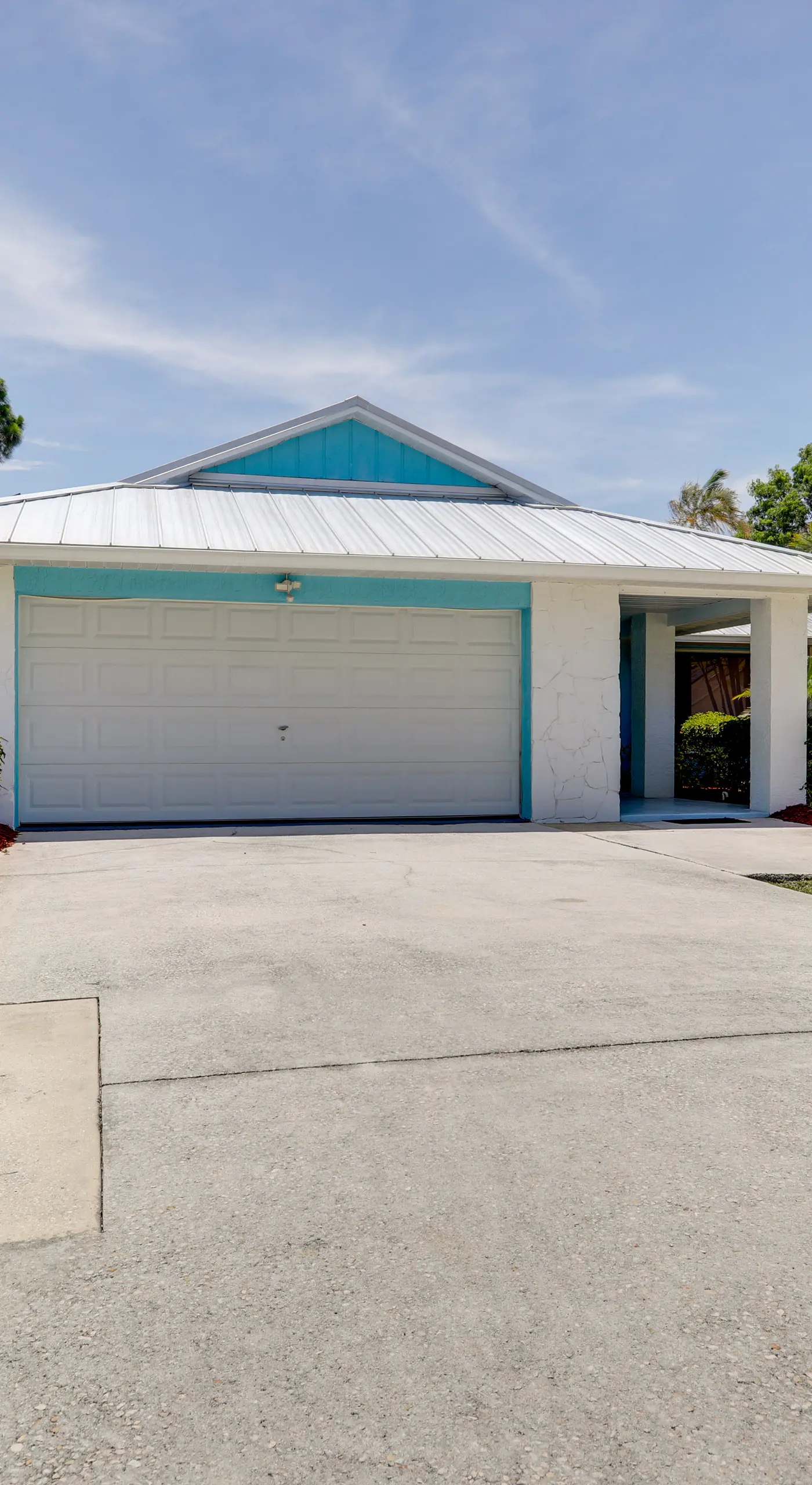 Private Pool & Yard: Family Home in Port St Lucie