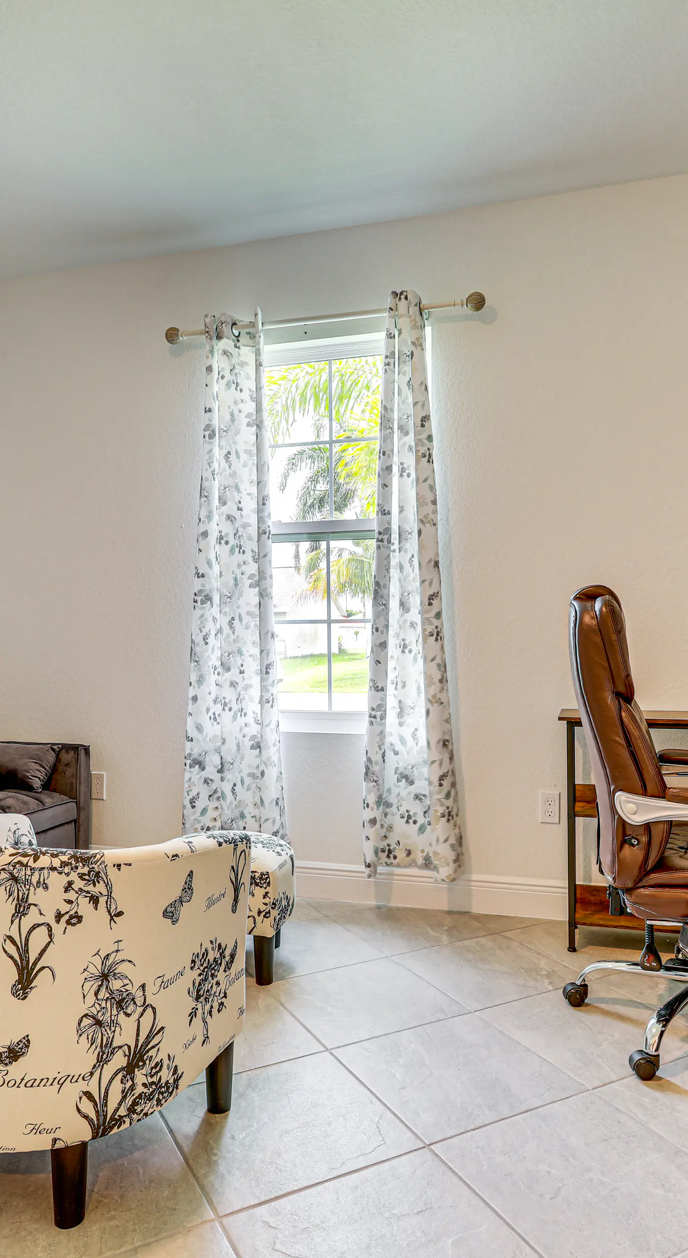 Beach-Hop & Golf! Port St Lucie Apt w/ Shared Yard