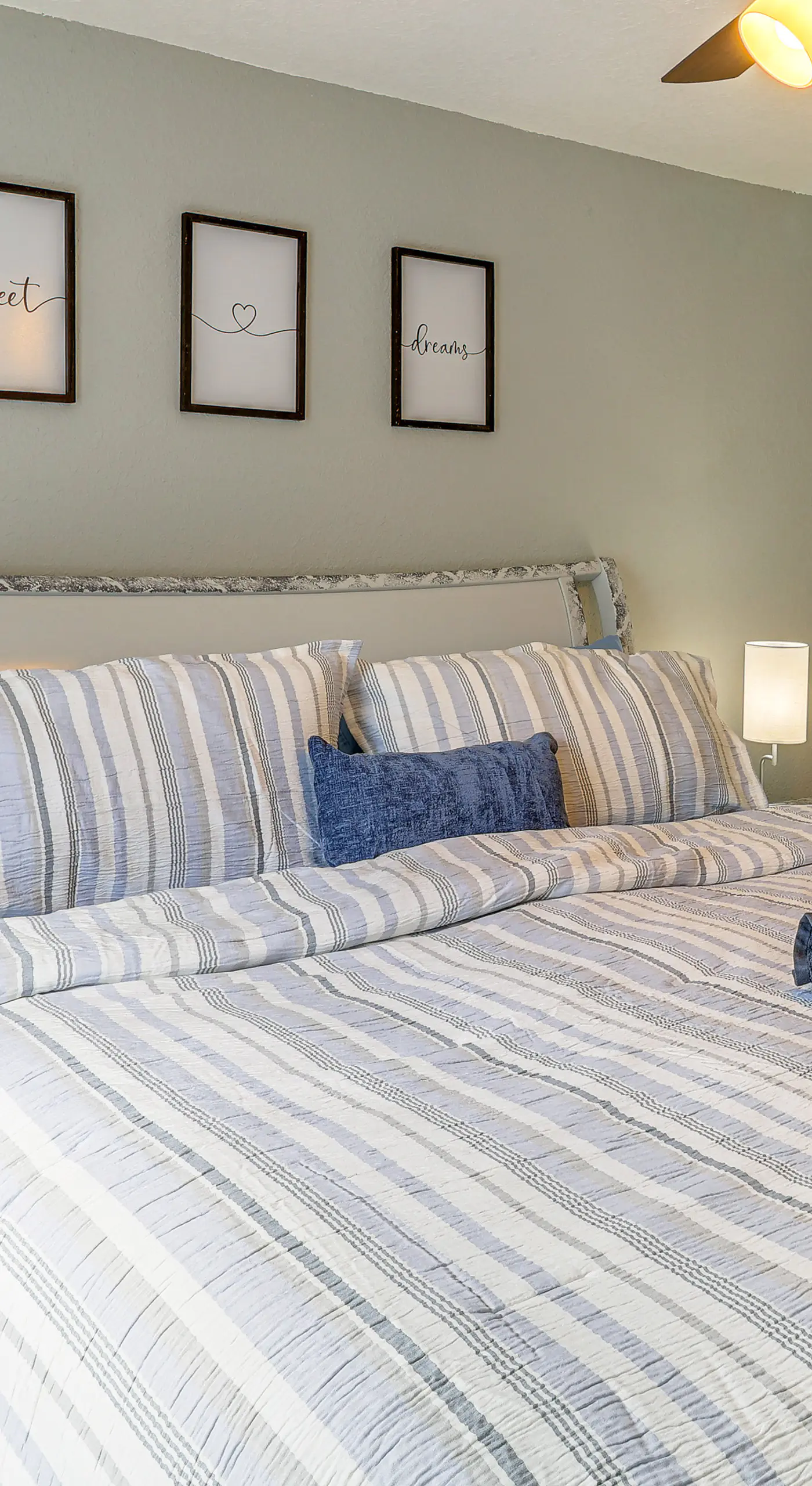 Mins to Beaches & HCA Hospital: Fort Pierce Home