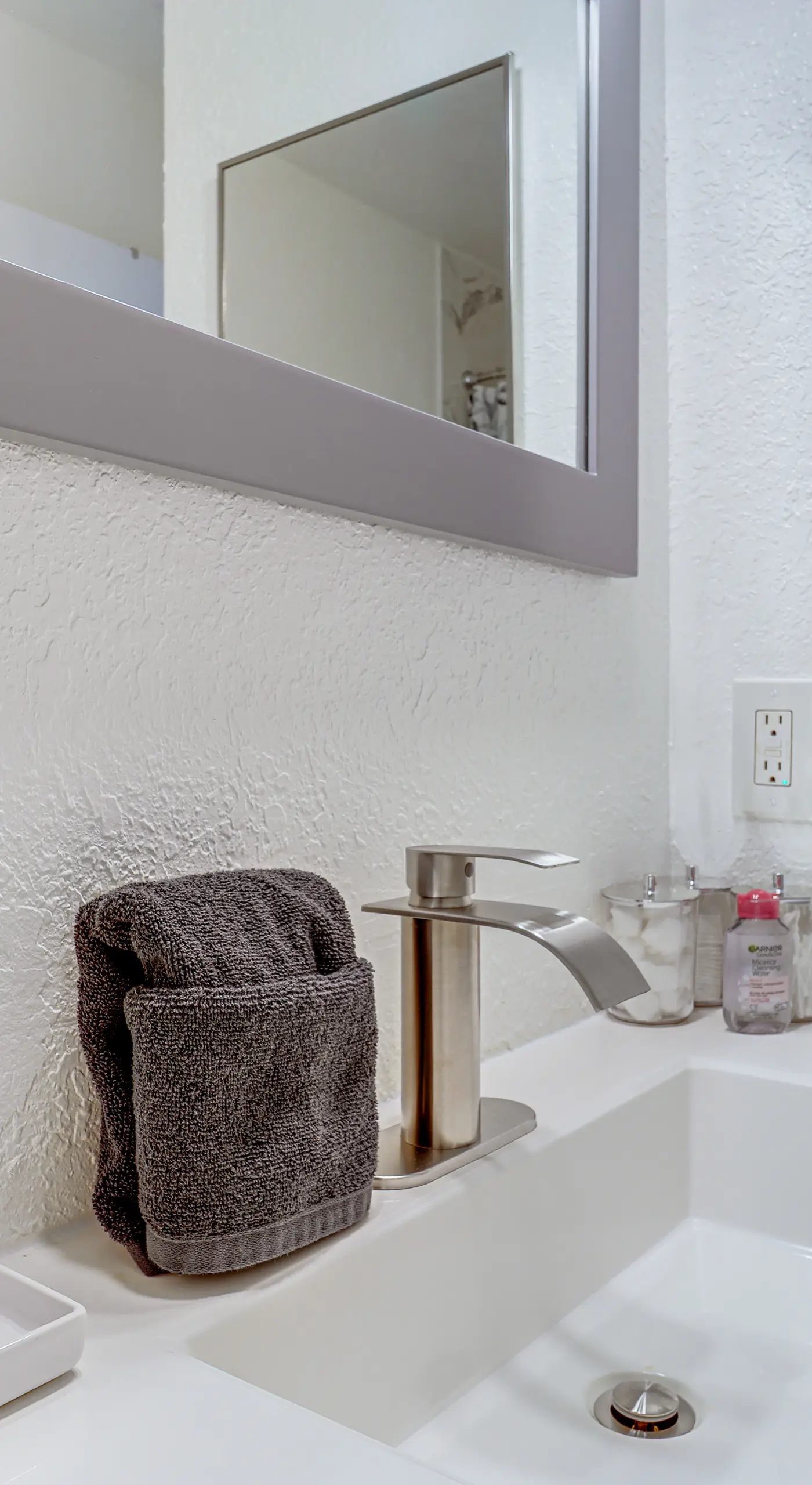 Mins to Beaches & HCA Hospital: Fort Pierce Home