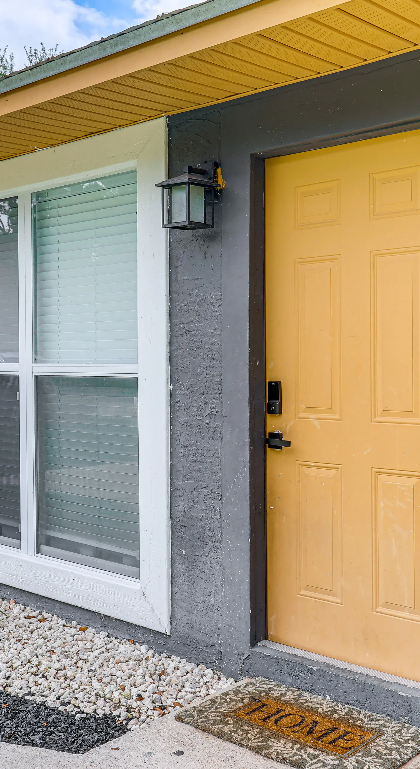 Mins to Beaches & HCA Hospital: Fort Pierce Home