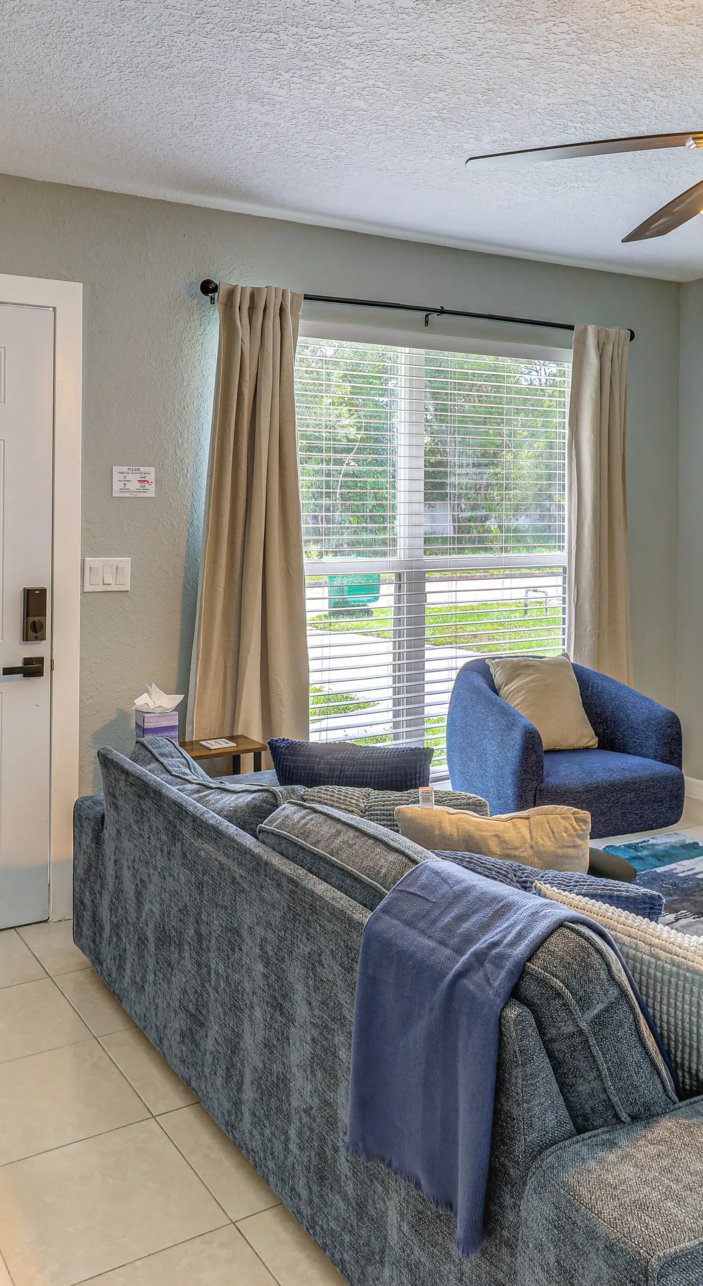Mins to Beaches & HCA Hospital: Fort Pierce Home