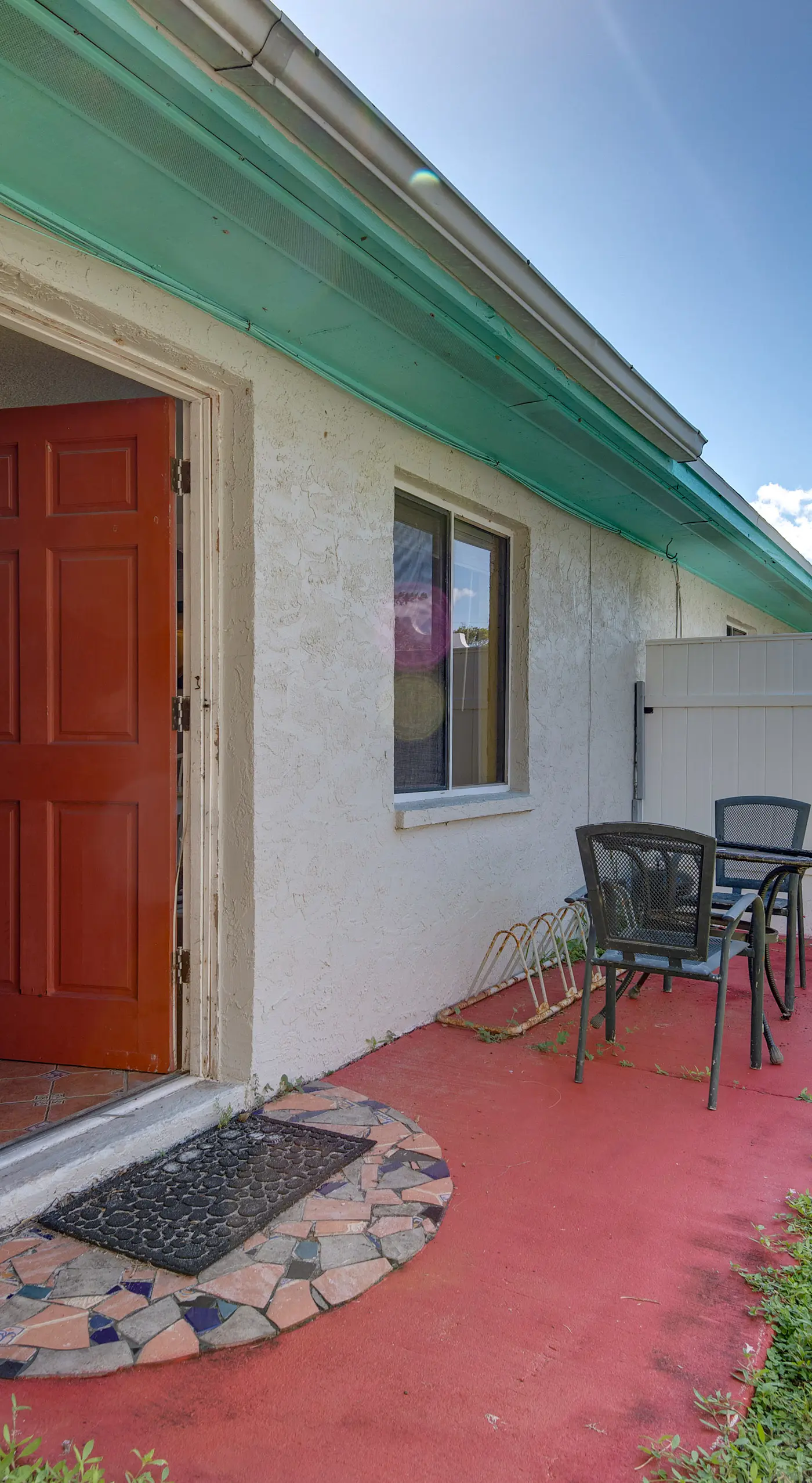 2 Blocks to Beach! Cape Canaveral Apt w/ Patio