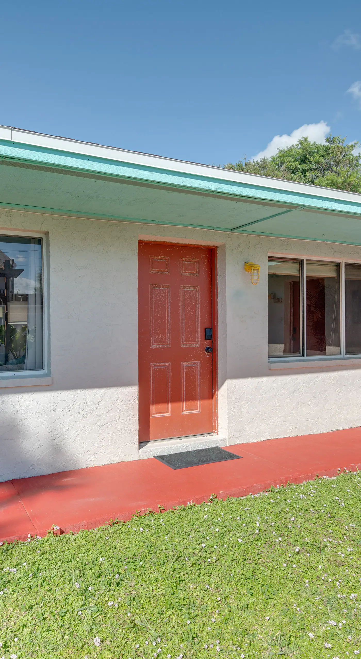 2 Blocks to Beach! Cape Canaveral Apt w/ Patio