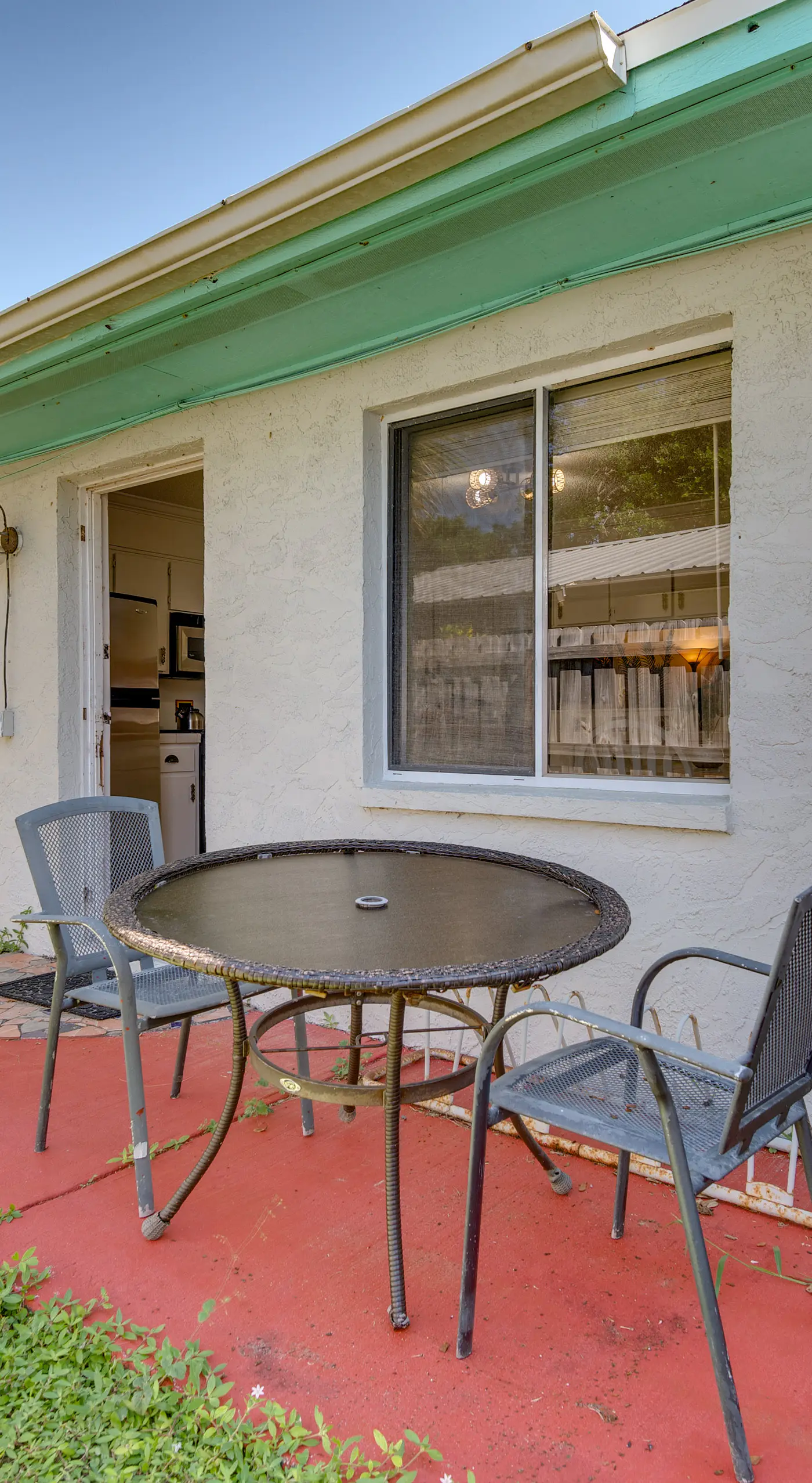 2 Blocks to Beach! Cape Canaveral Apt w/ Patio