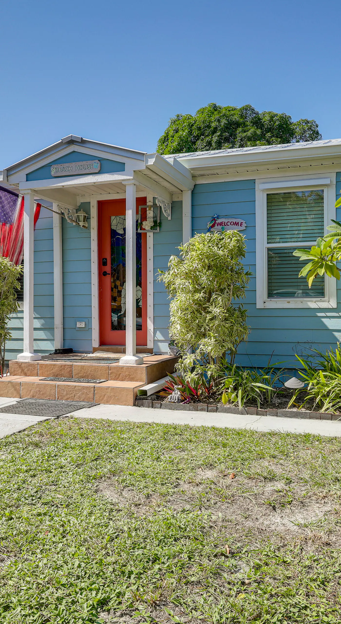3 Mi to Jensen Beach: Pet-Friendly Getaway w/ Yard