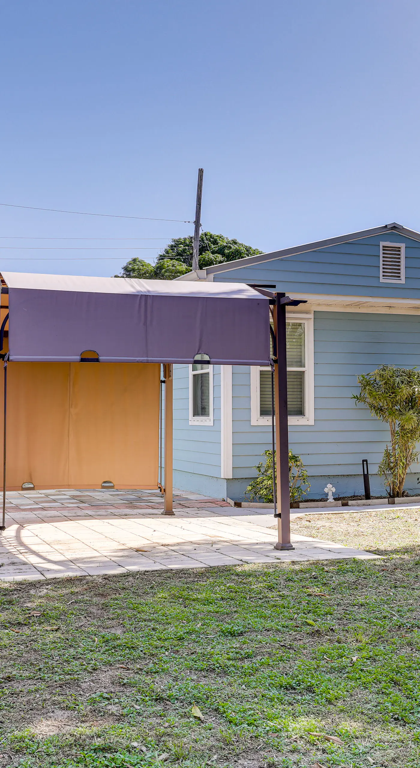 3 Mi to Jensen Beach: Pet-Friendly Getaway w/ Yard