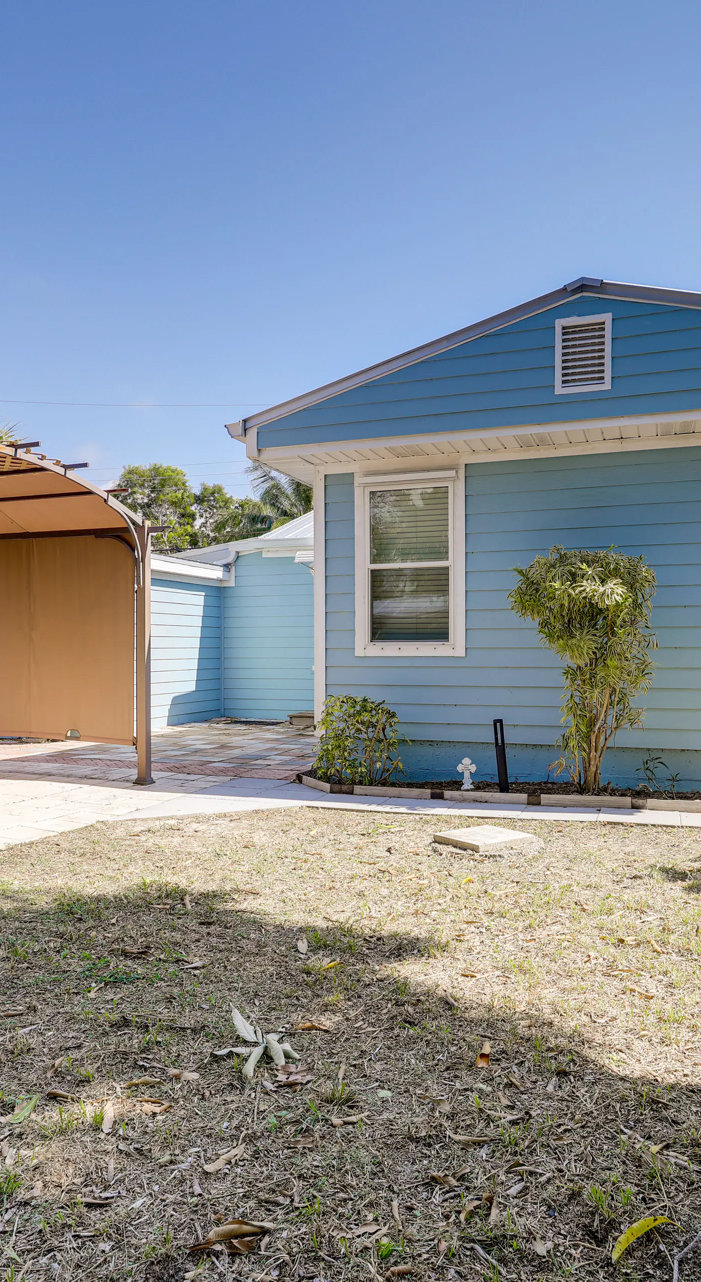 3 Mi to Jensen Beach: Pet-Friendly Getaway w/ Yard