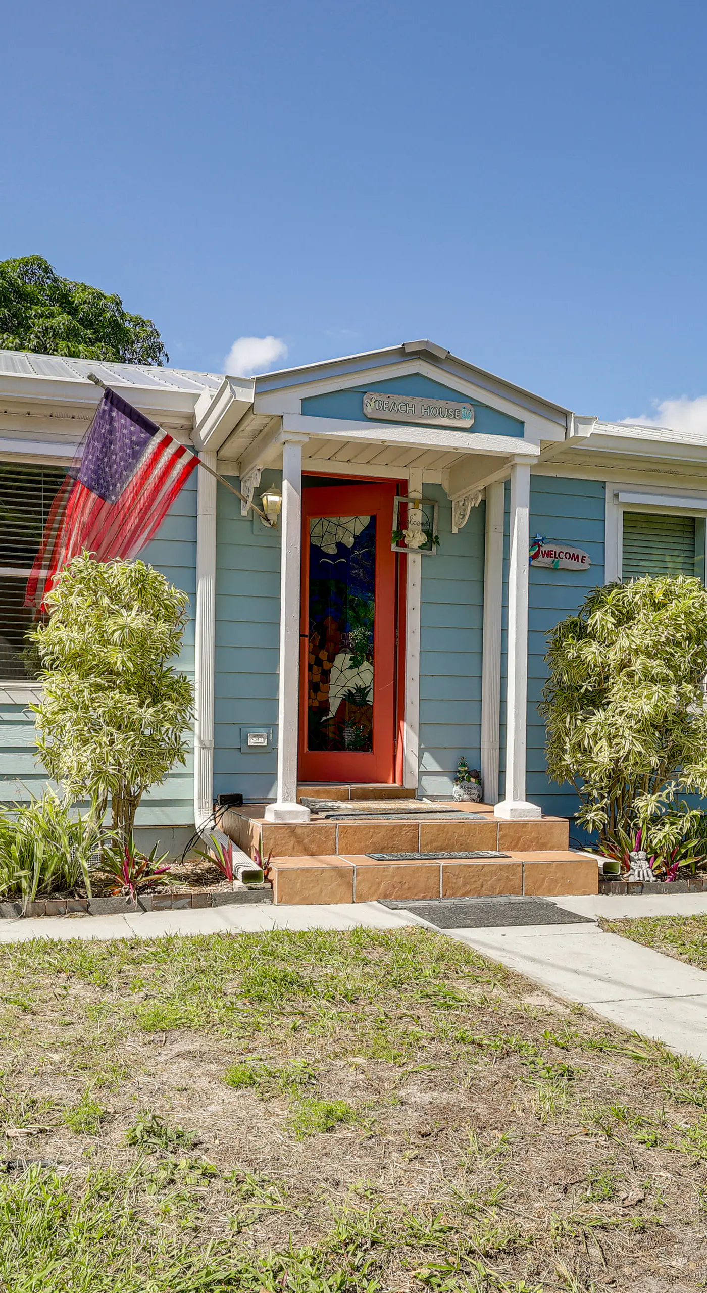 3 Mi to Jensen Beach: Pet-Friendly Getaway w/ Yard