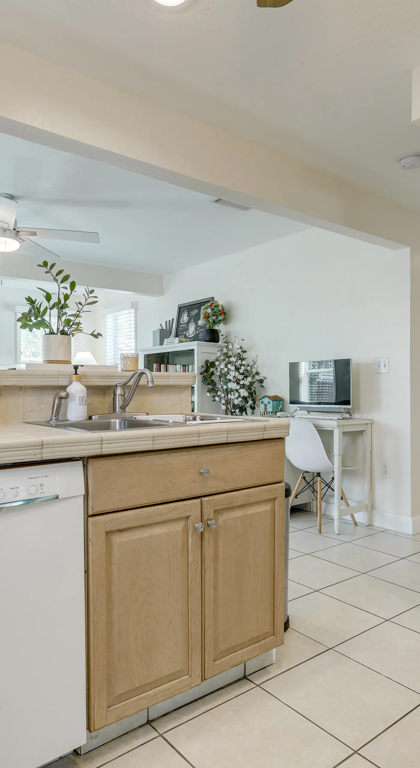 3 Mi to Jensen Beach: Pet-Friendly Getaway w/ Yard