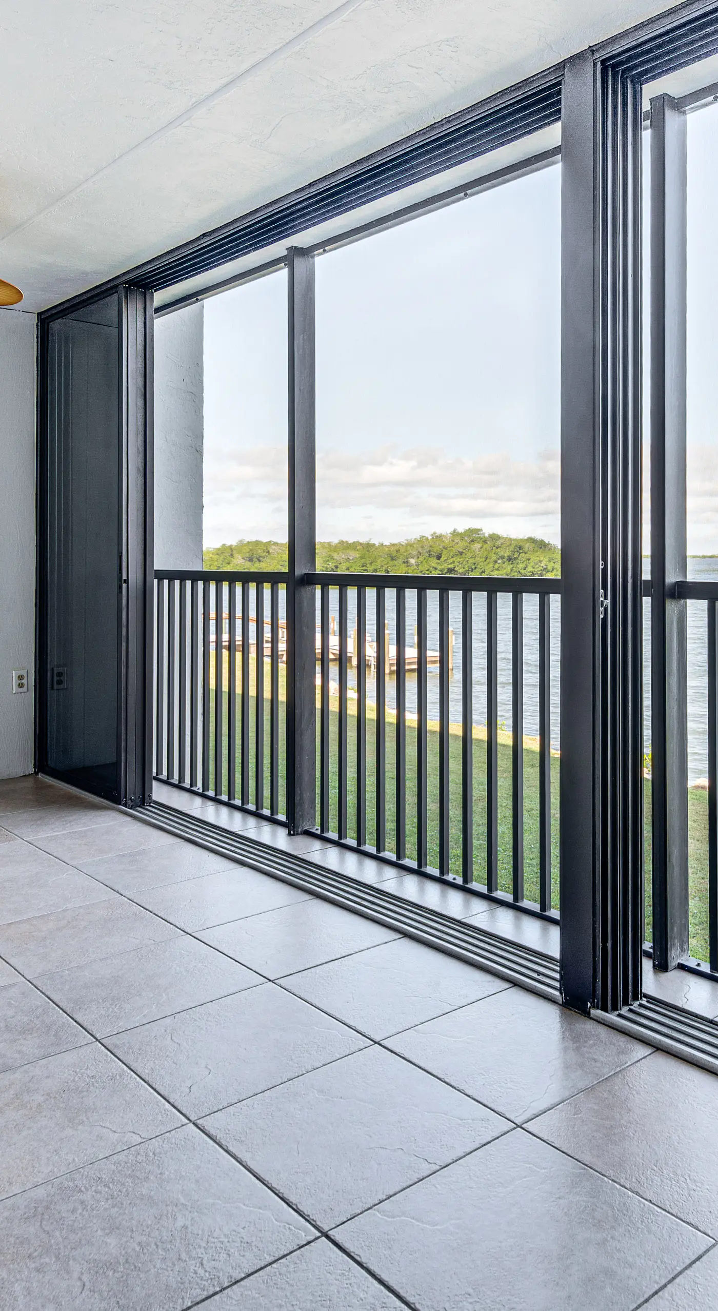 Condo w/ Direct Ocean Inlet View: Bikes Included!