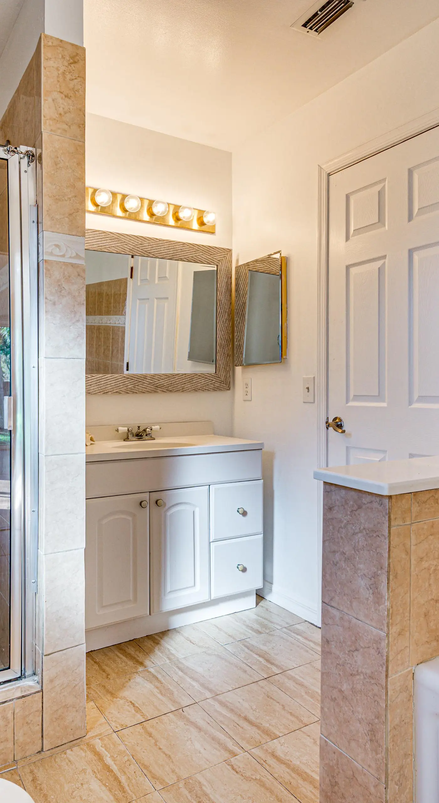Peaceful Palm Bay Retreat w/ Spacious Yard!