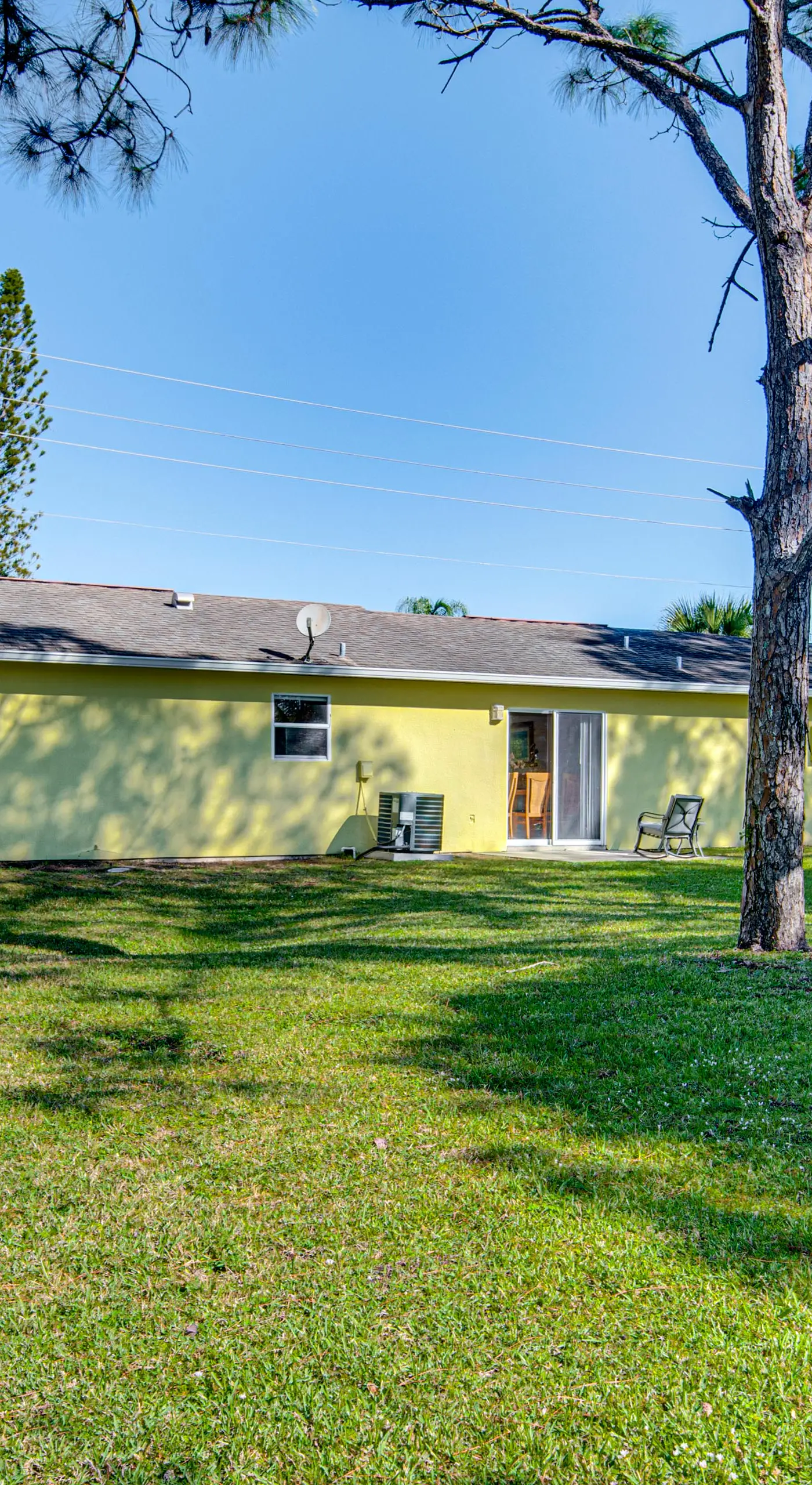 Peaceful Palm Bay Retreat w/ Spacious Yard!