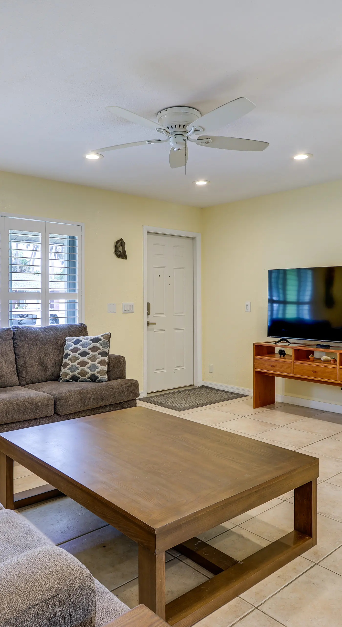 Screened Porch + Patio: Group Getaway in Palm Bay!