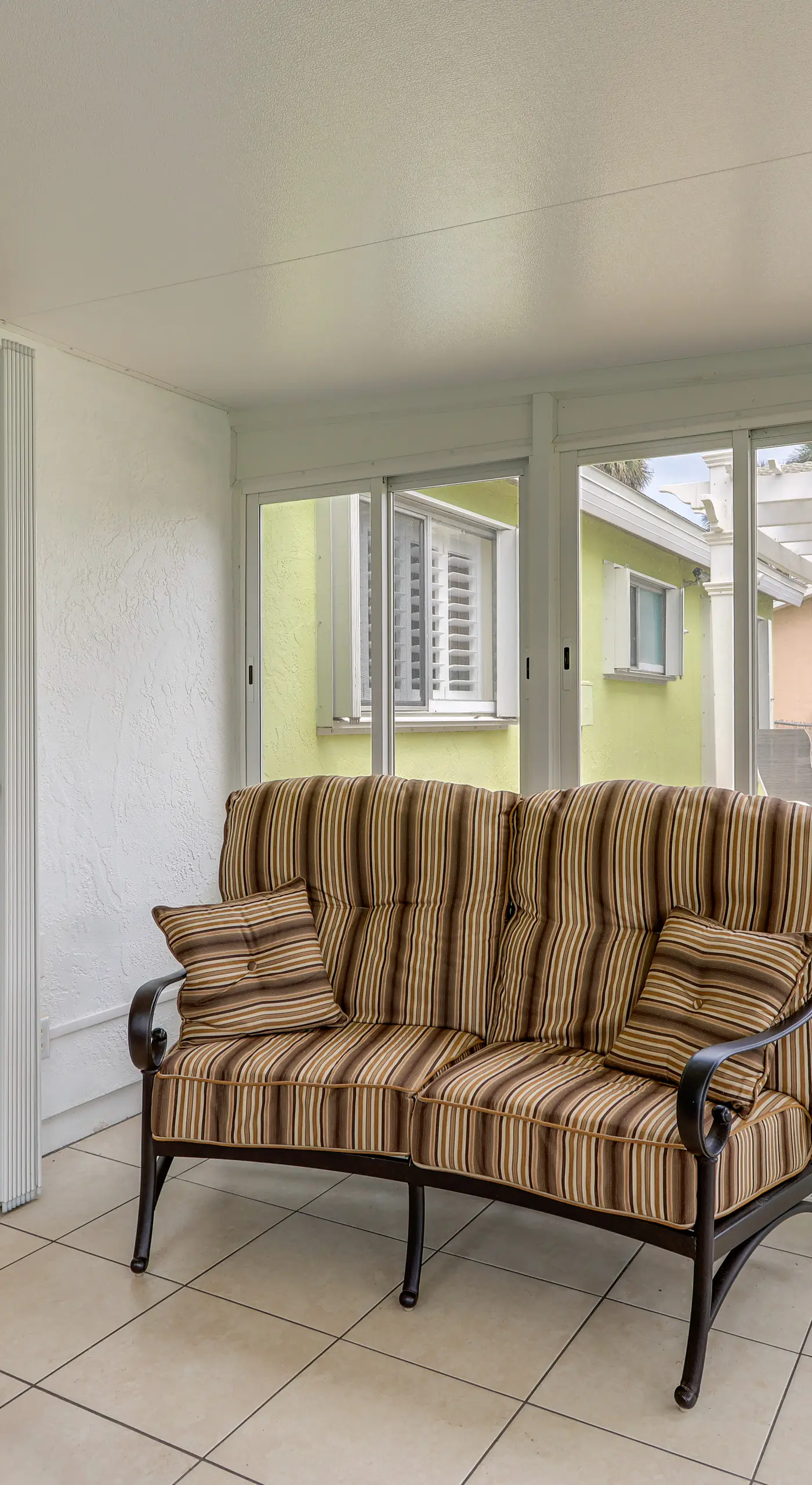Screened Porch + Patio: Group Getaway in Palm Bay!